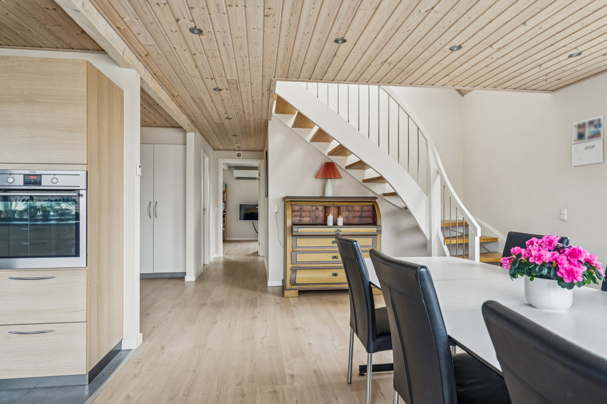 Fremhævet stue billede i fuldskærmstilstand. Billede af Solhøjen 2C, Øster Bjerregrav, 8920 Randers NV