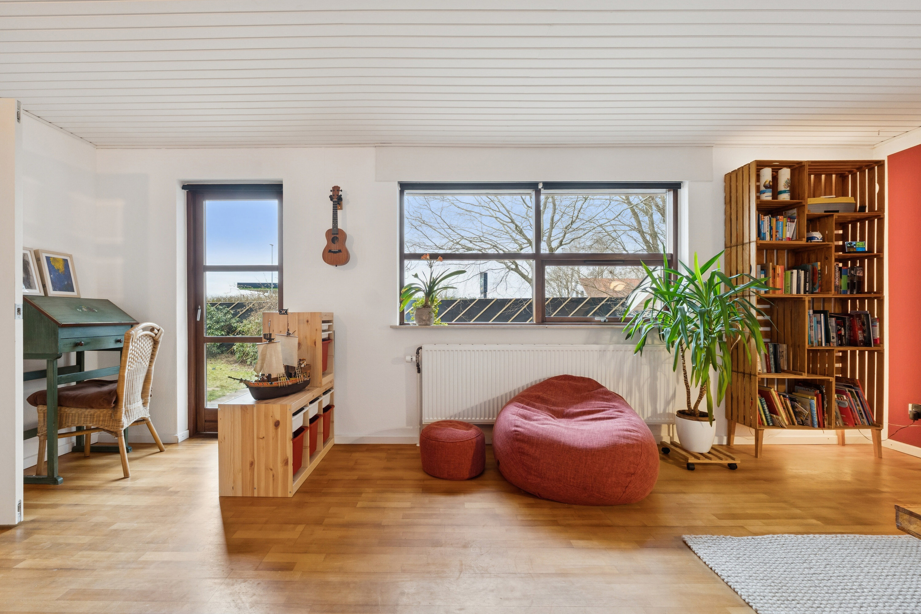 Fremhævet stue billede i fuldskærmstilstand. Billede af Uglesøvej 3D, 8600 Silkeborg