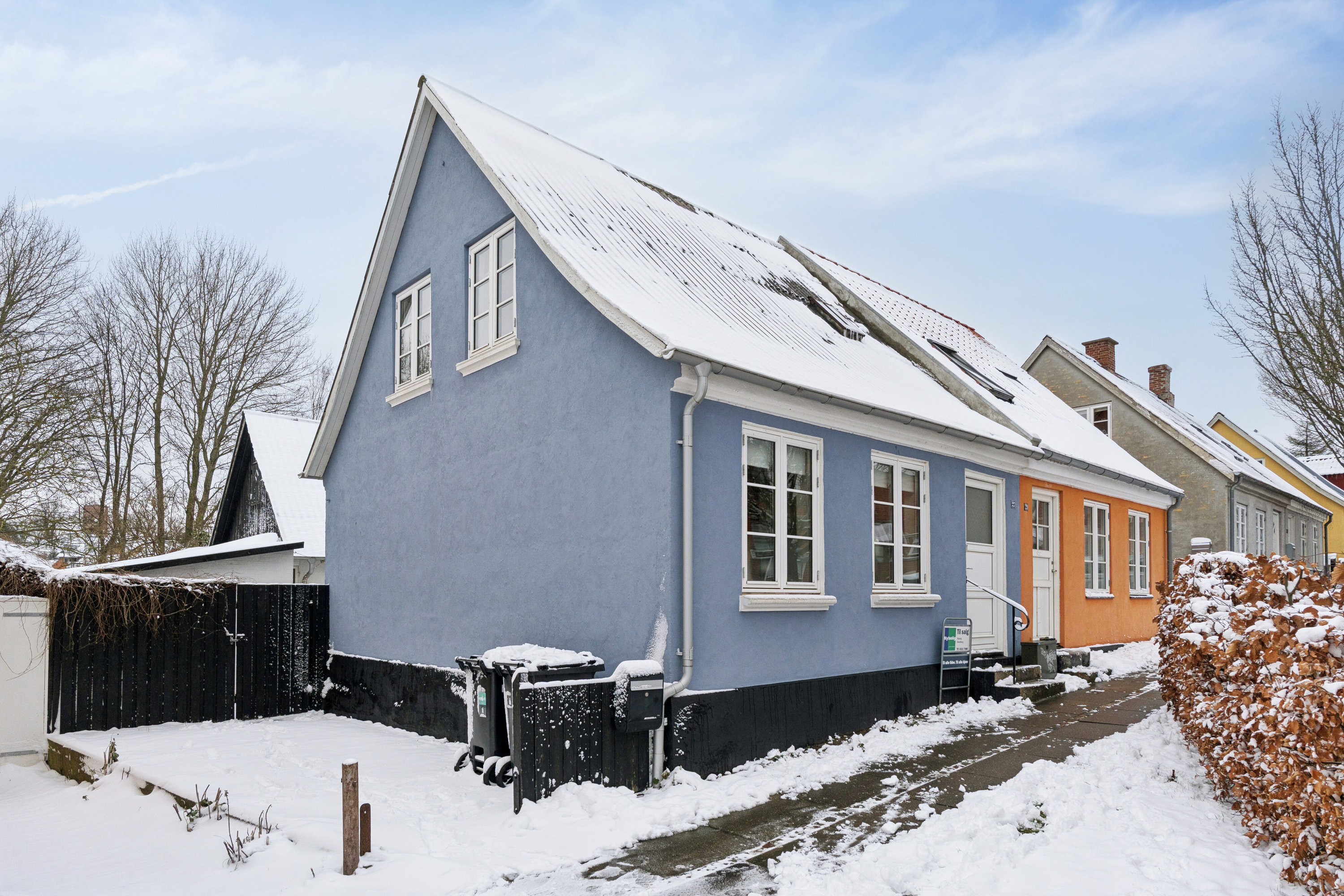 Miniaturebillede 1: set fra vejen. Billede af Søgårdsvej 27, 5700 Svendborg