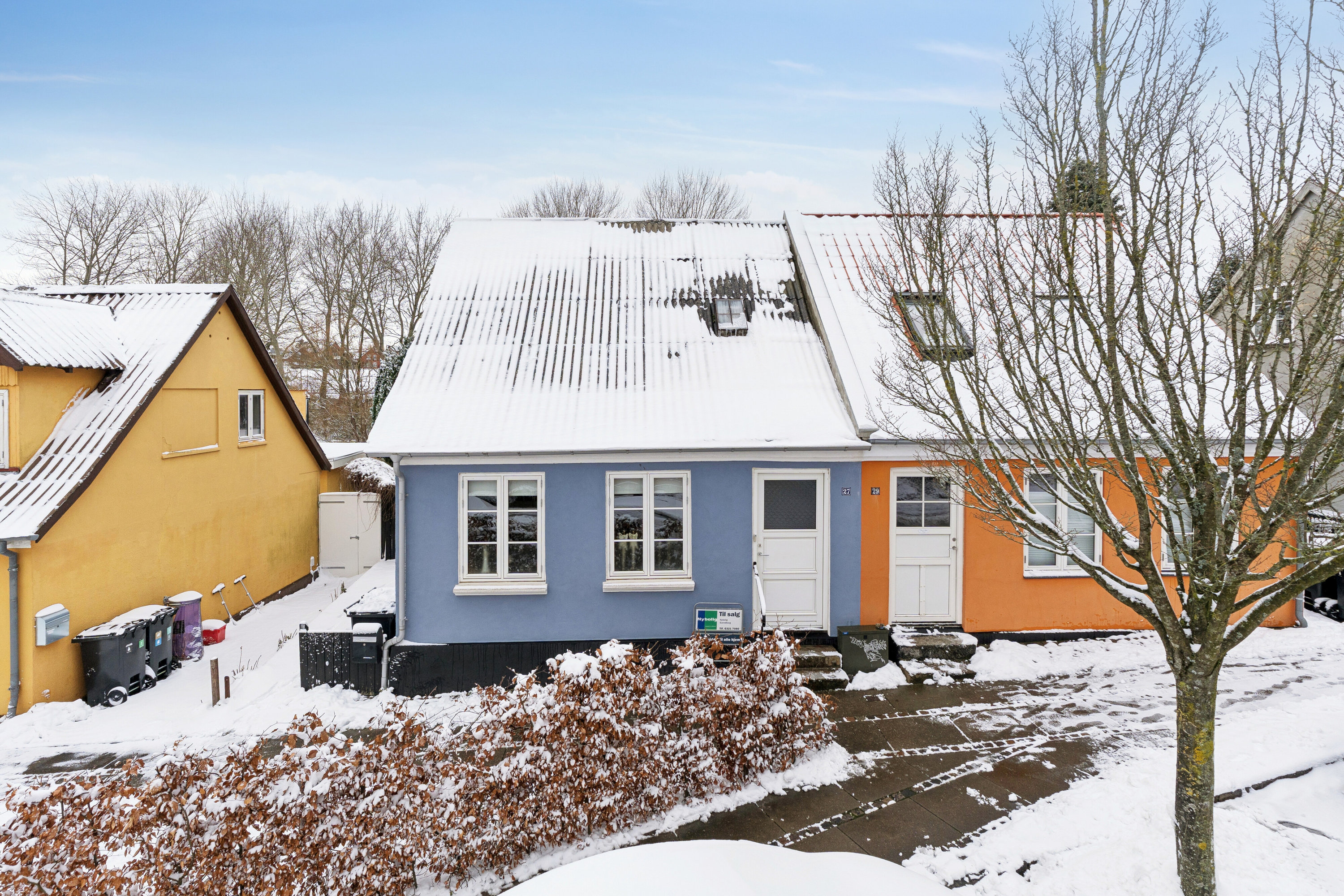 Villa: Set fra vejen på Søgårdsvej 27, 5700 Svendborg