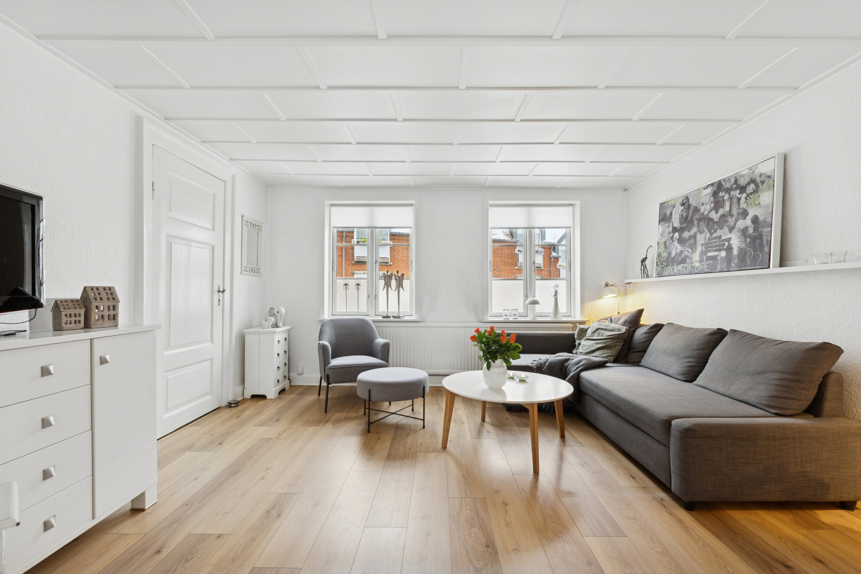 Fremhævet stue billede i fuldskærmstilstand. Billede af Søgårdsvej 27, 5700 Svendborg