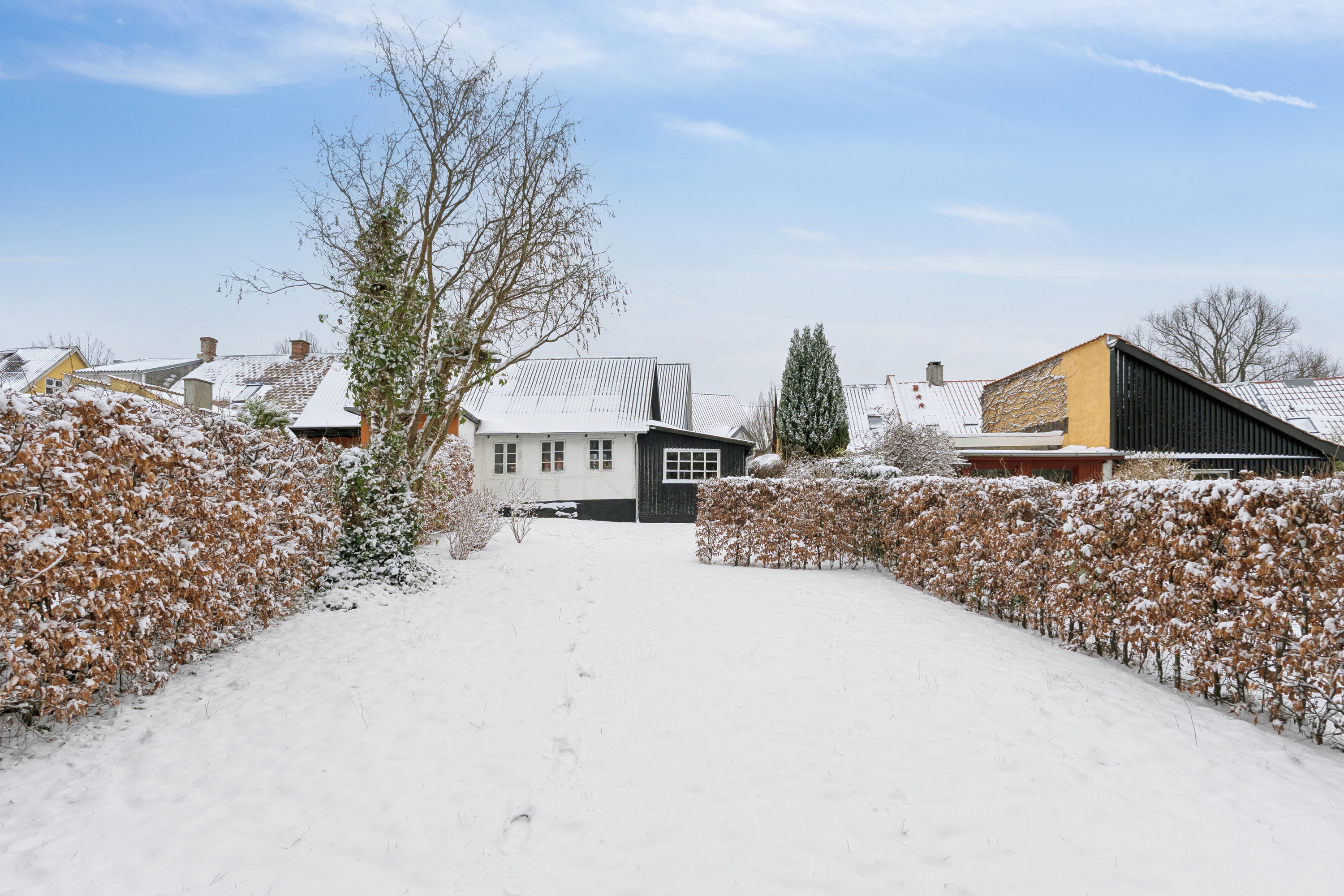 Fremhævet udendørs billede i fuldskærmstilstand. Billede af Søgårdsvej 27, 5700 Svendborg