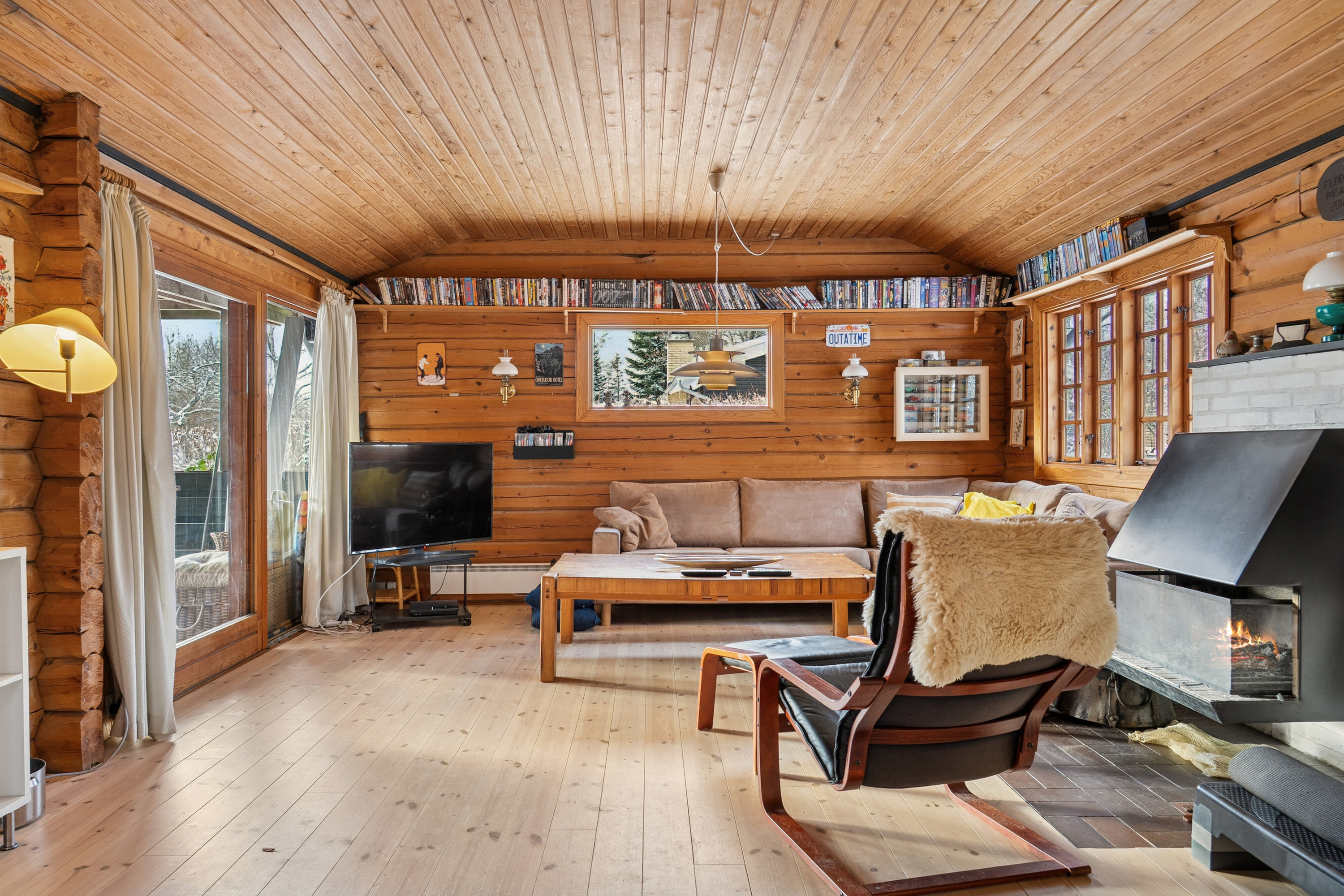 Fremhævet stue billede i fuldskærmstilstand. Billede af Hybenvej 24, 3100 Hornbæk