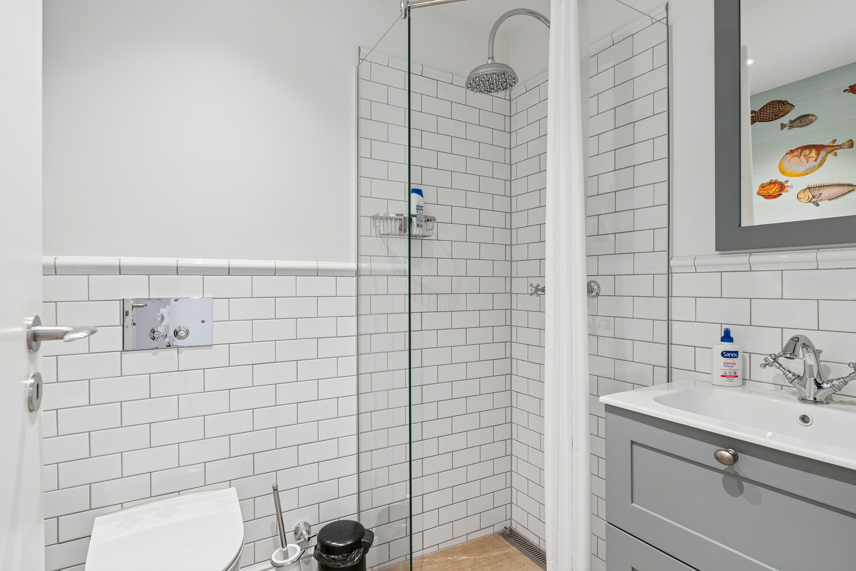 Fremhævet badeværelse billede i fuldskærmstilstand. Billede af Solskrænten 1, Strand Esbønderup, 3250 Gilleleje