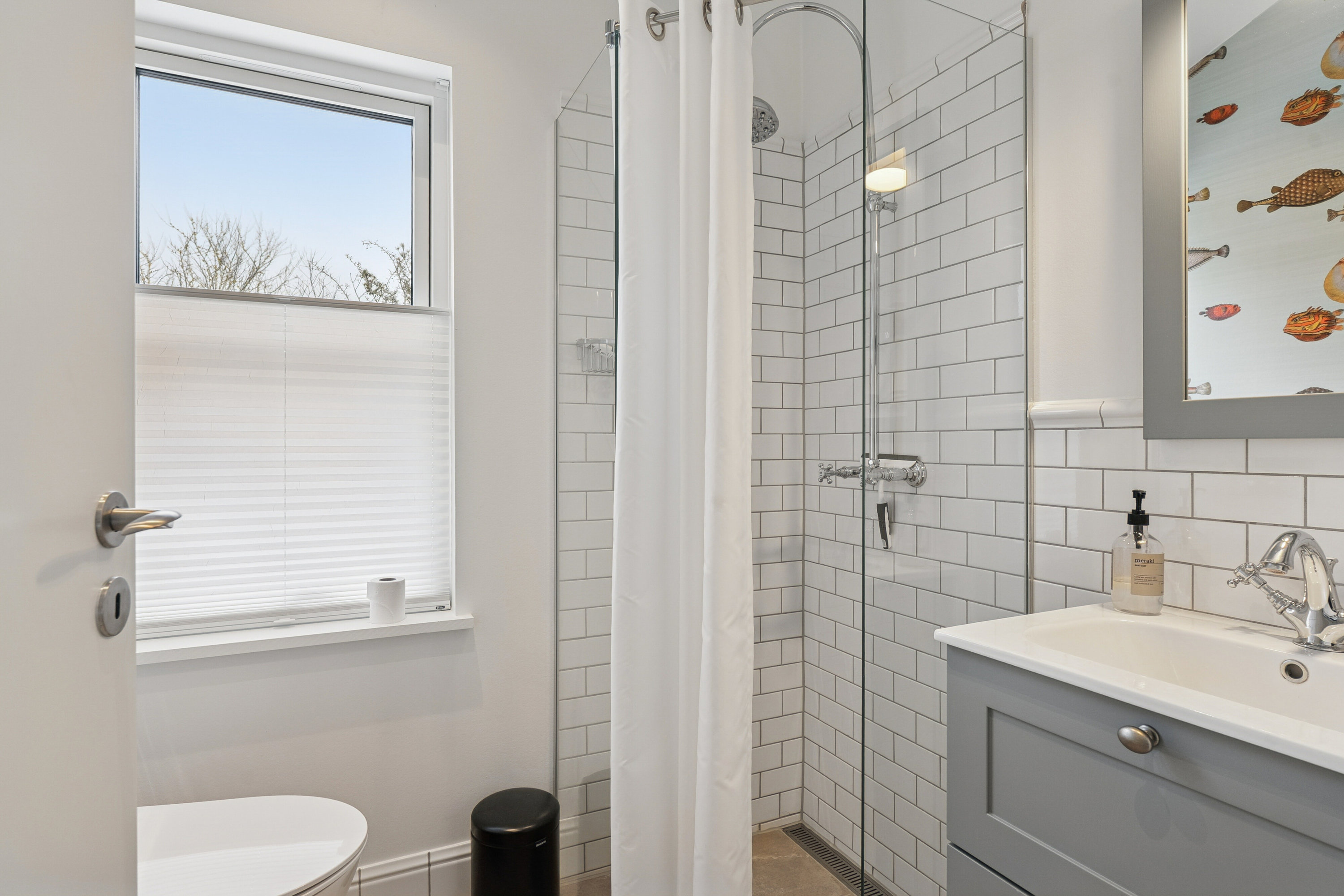 Fremhævet badeværelse billede i fuldskærmstilstand. Billede af Solskrænten 1, Strand Esbønderup, 3250 Gilleleje