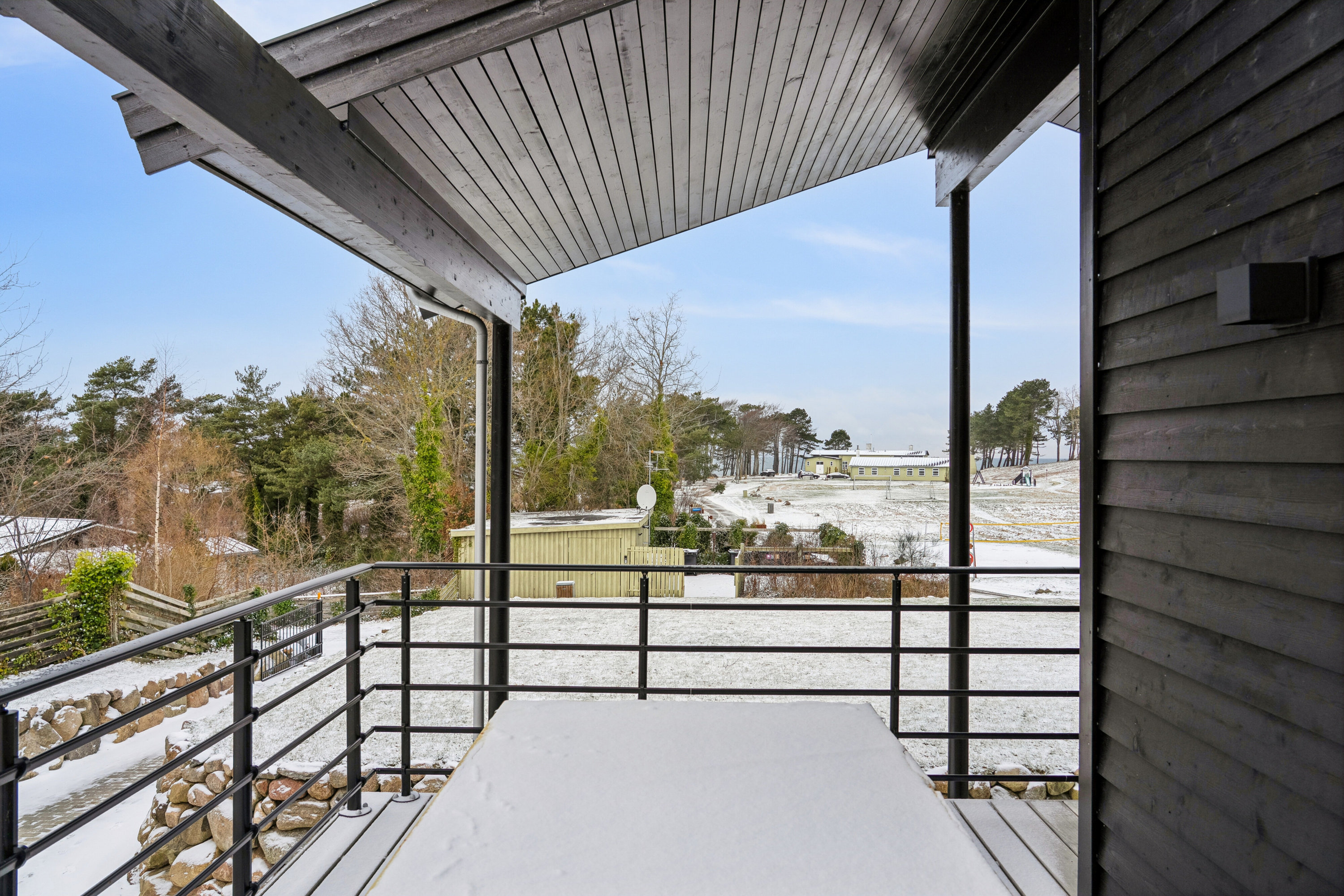 Fremhævet altan billede i fuldskærmstilstand. Billede af Solskrænten 1, Strand Esbønderup, 3250 Gilleleje