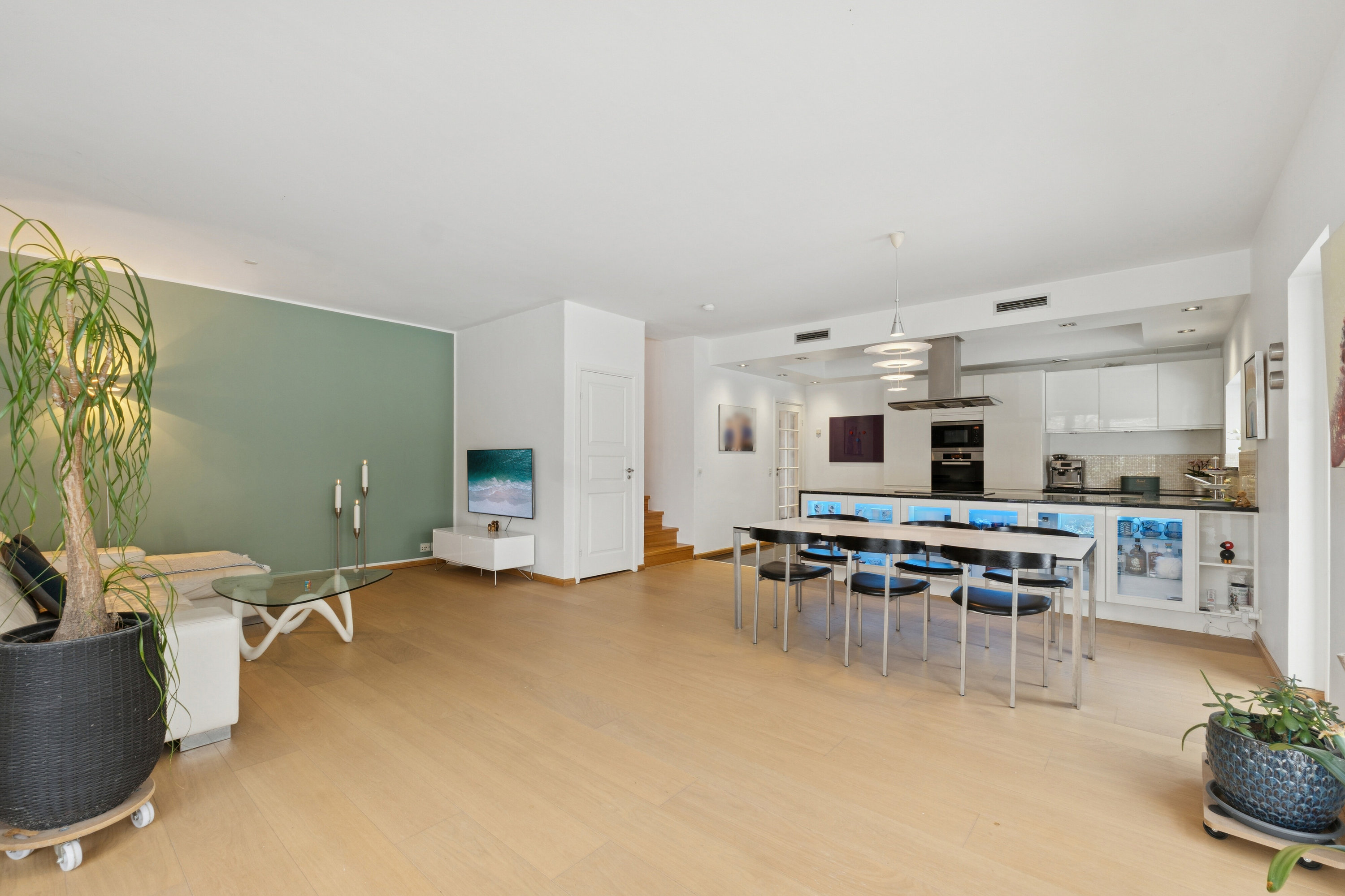 Fremhævet stue billede i fuldskærmstilstand. Billede af Stisager 88A, 2600 Glostrup