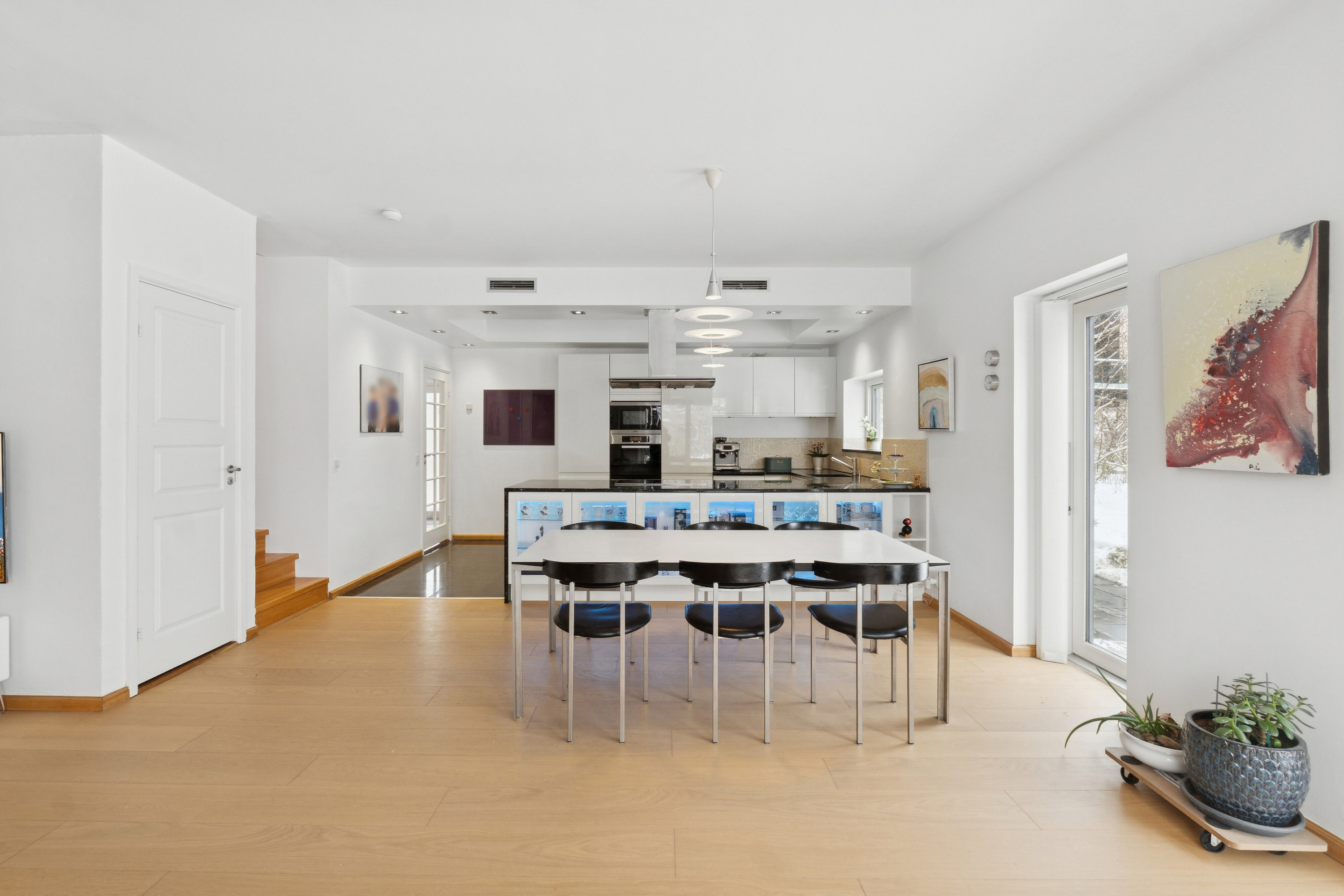 Fremhævet spisestue billede i fuldskærmstilstand. Billede af Stisager 88A, 2600 Glostrup