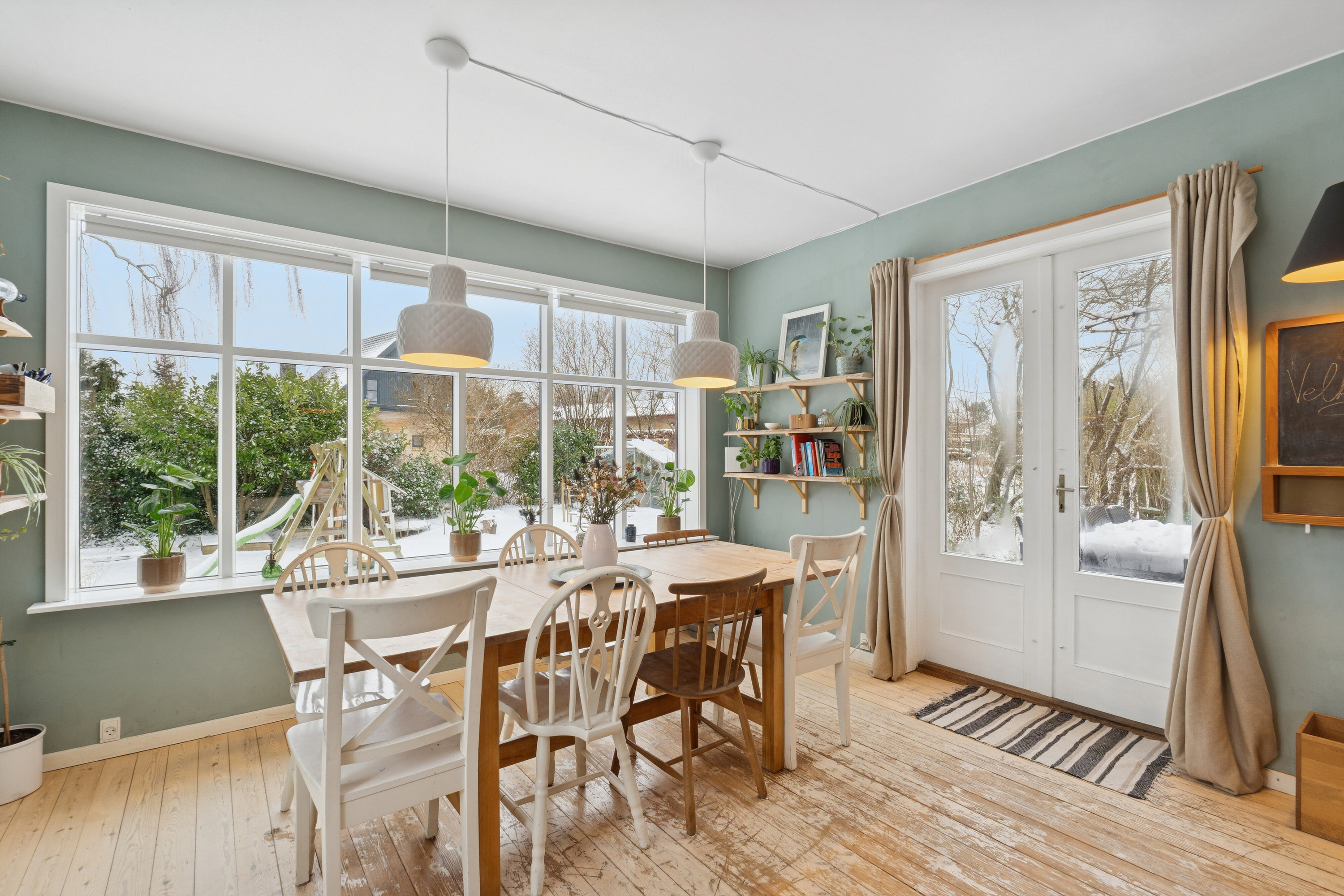 Fremhævet spisestue billede i fuldskærmstilstand. Billede af Jyllingevej 175, 2610 Rødovre