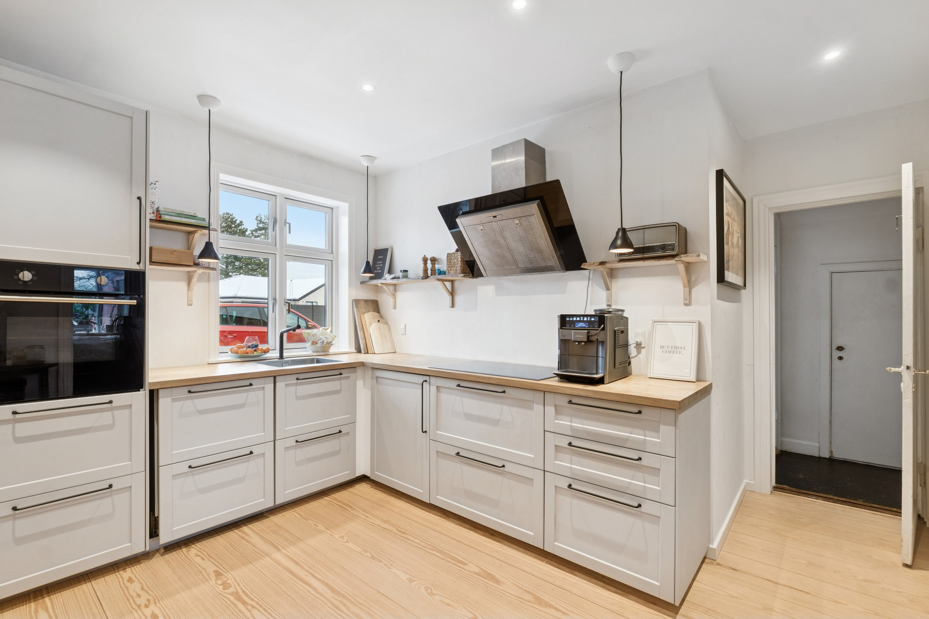 Fremhævet køkken billede i fuldskærmstilstand. Billede af Jyllingevej 175, 2610 Rødovre