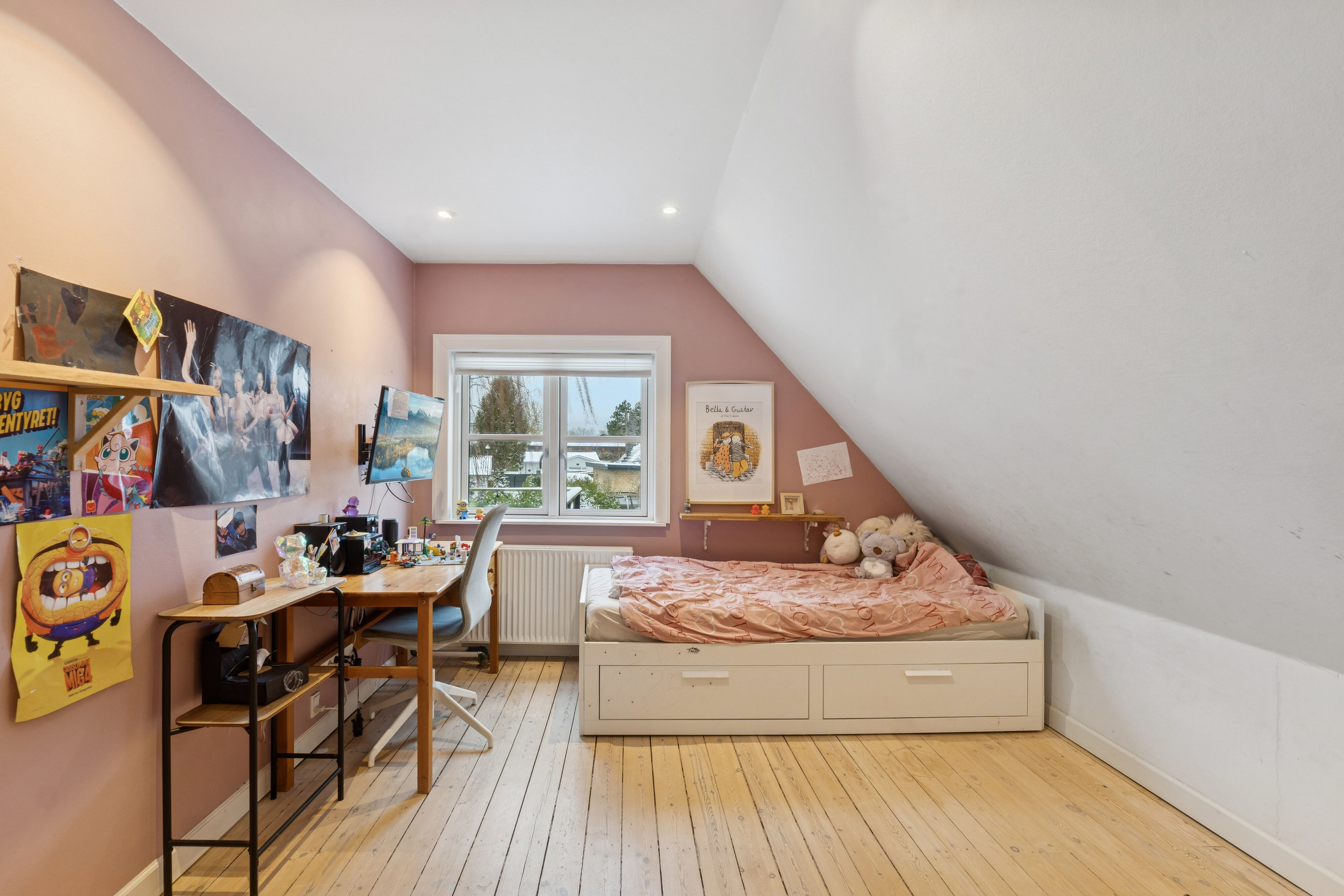 Fremhævet soveværelse billede i fuldskærmstilstand. Billede af Jyllingevej 175, 2610 Rødovre