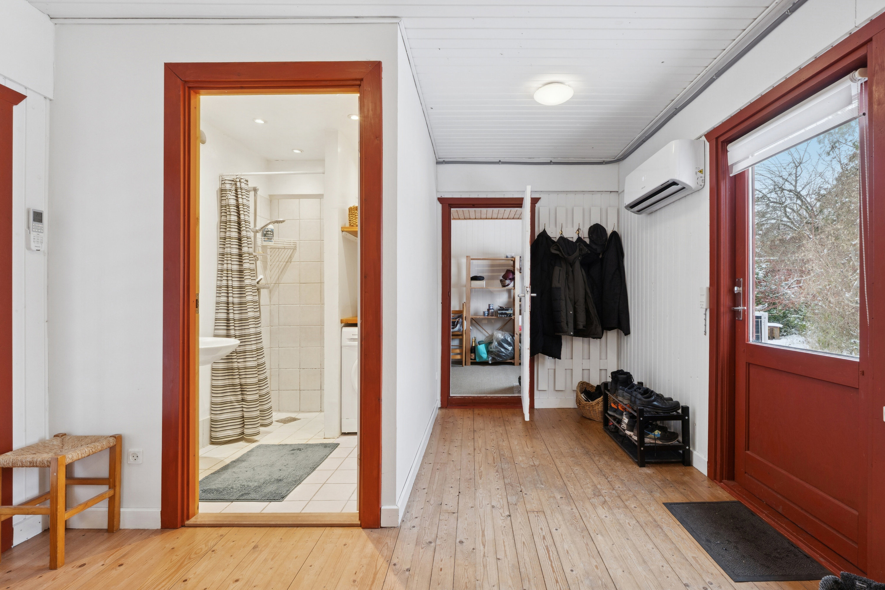 Fremhævet gang billede i fuldskærmstilstand. Billede af Ørnevænget 60, Vellerup, 4050 Skibby