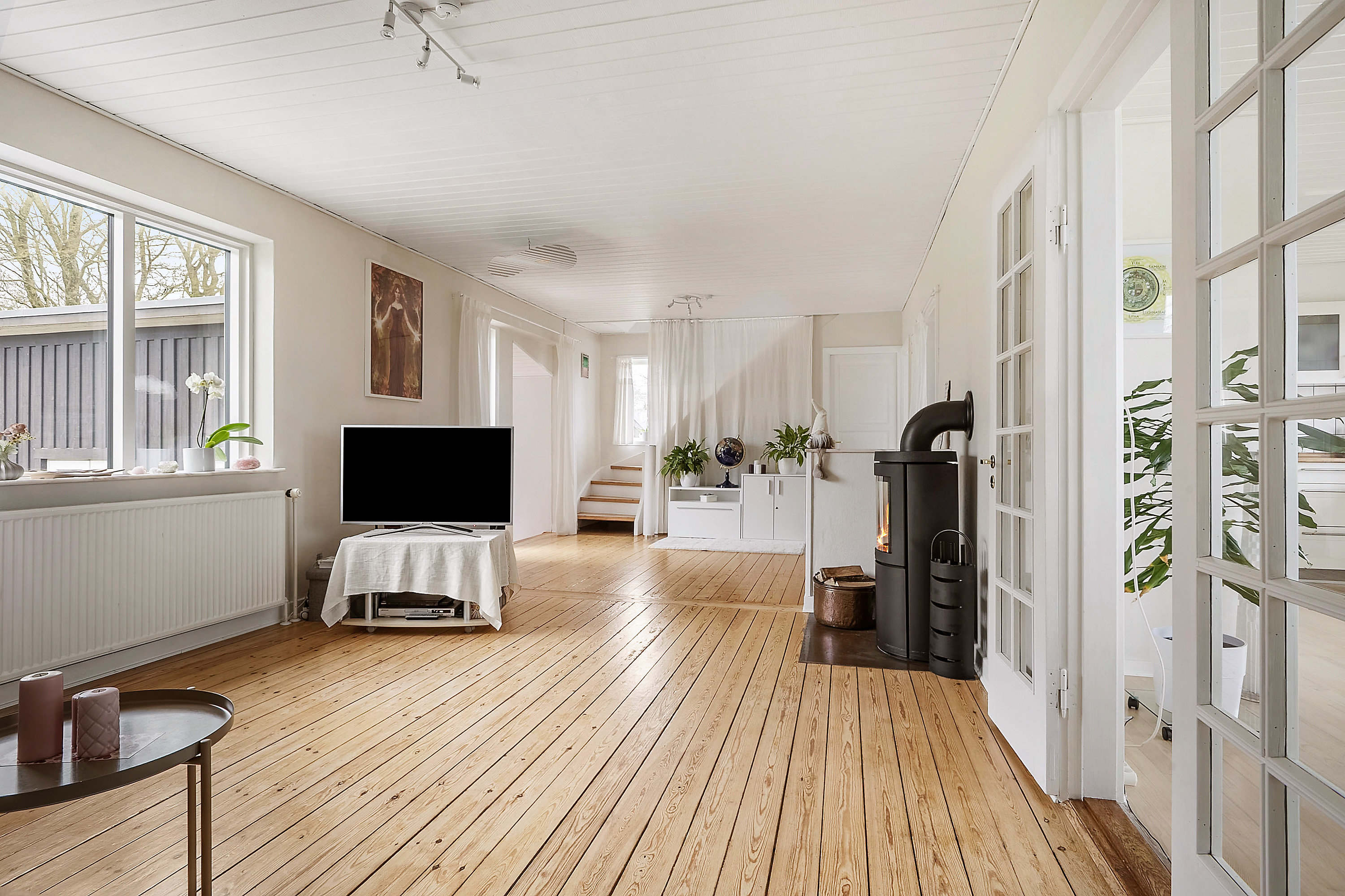 Fremhævet stue billede i fuldskærmstilstand. Billede af Kraghøjvej 10, Skjold, 7130 Juelsminde