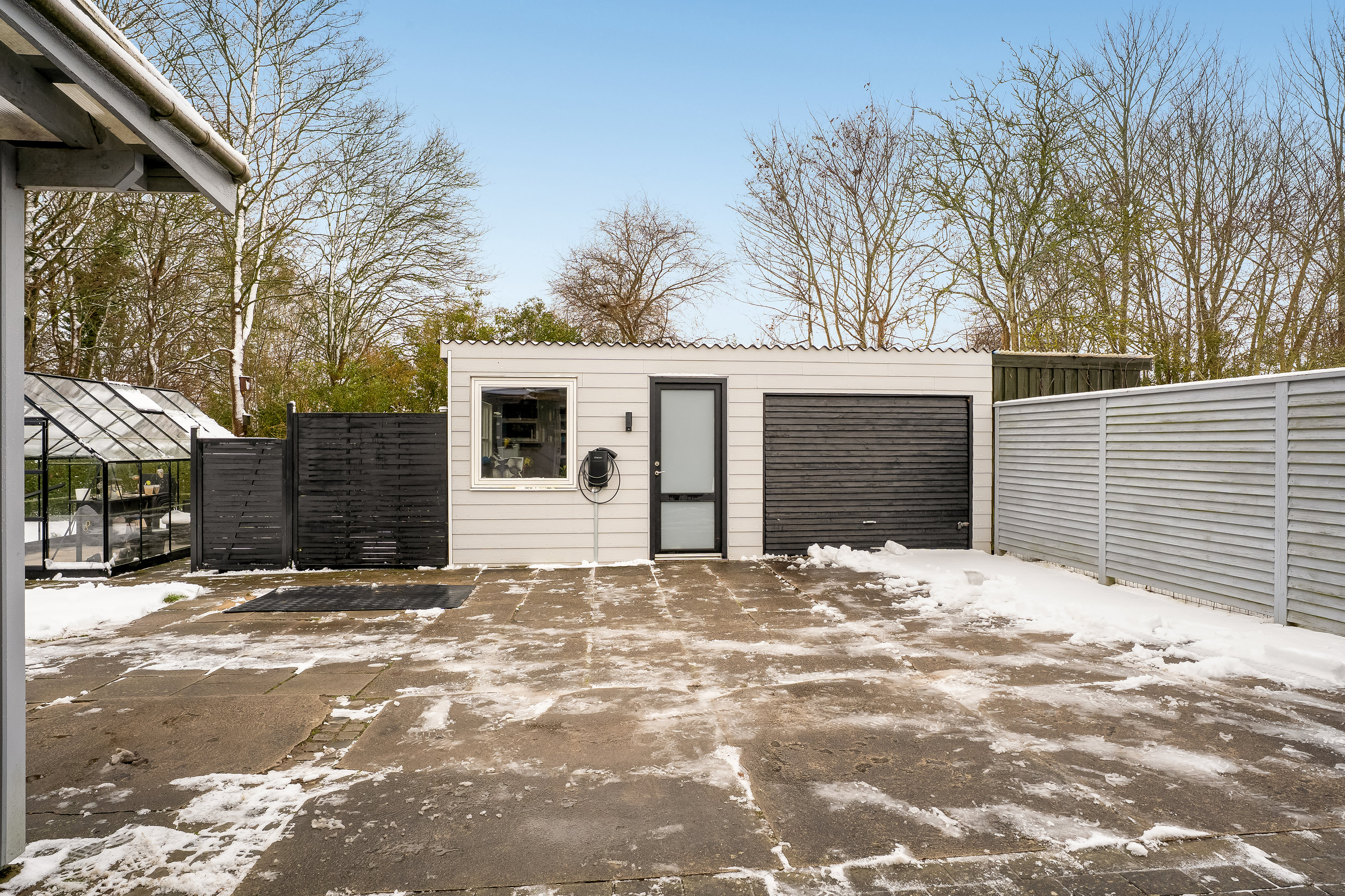 Fremhævet facade billede i fuldskærmstilstand. Billede af Monrads Vej 5, 4930 Maribo