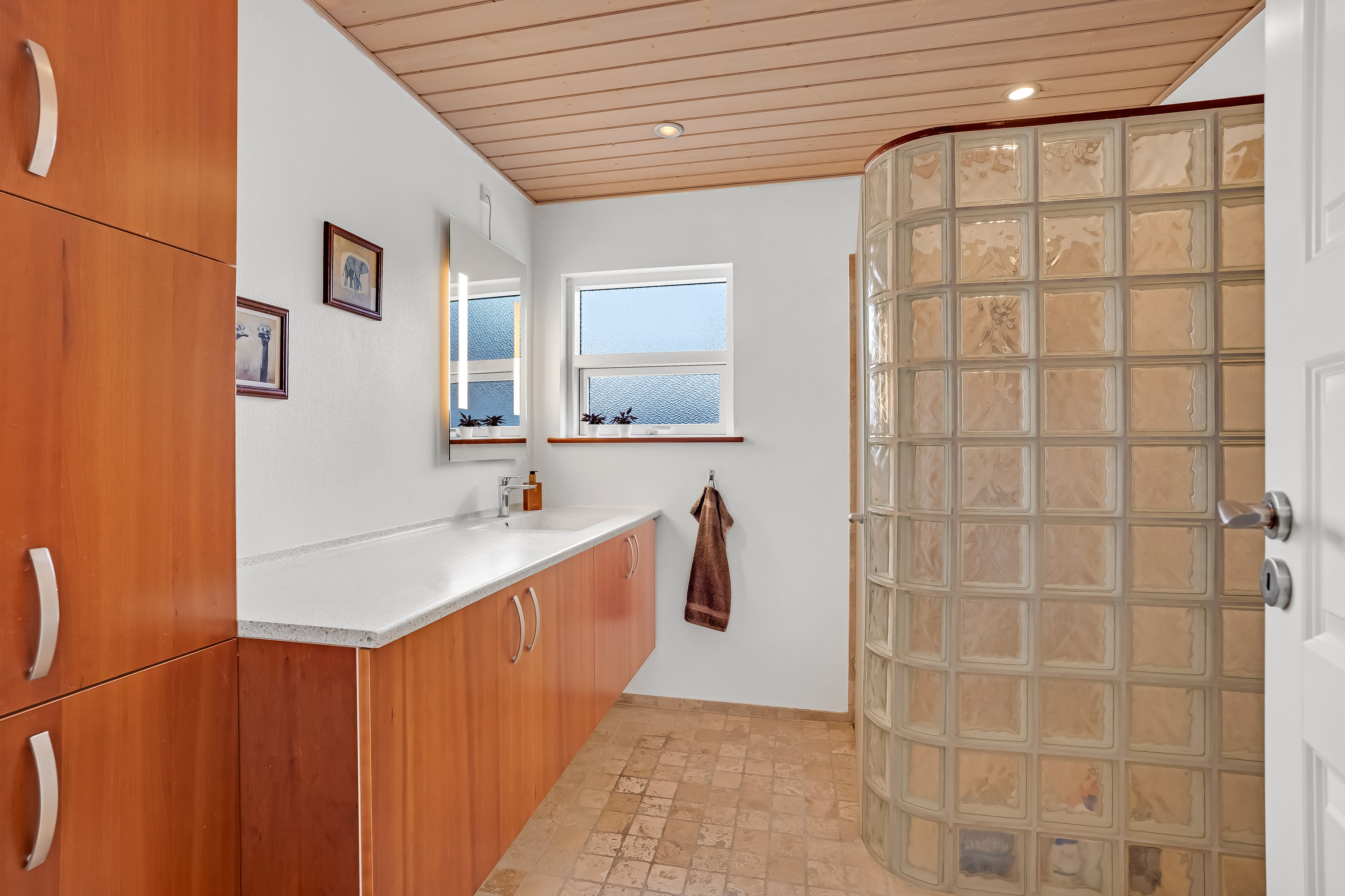 Fremhævet badeværelse billede i fuldskærmstilstand. Billede af Monrads Vej 5, 4930 Maribo