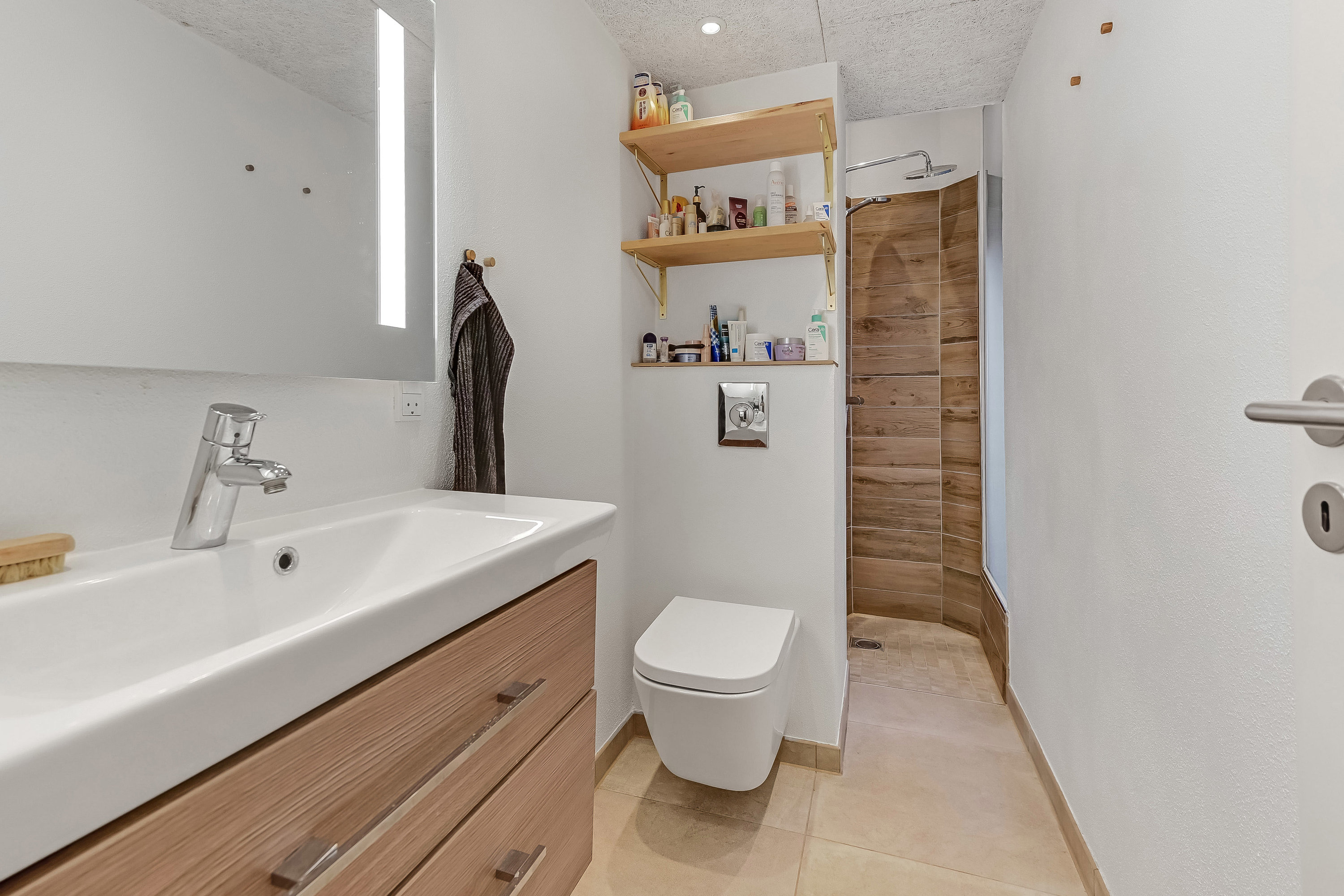 Miniaturebillede 1: badeværelse. Billede af Finlandsgade 38, 1. th., 6700 Esbjerg