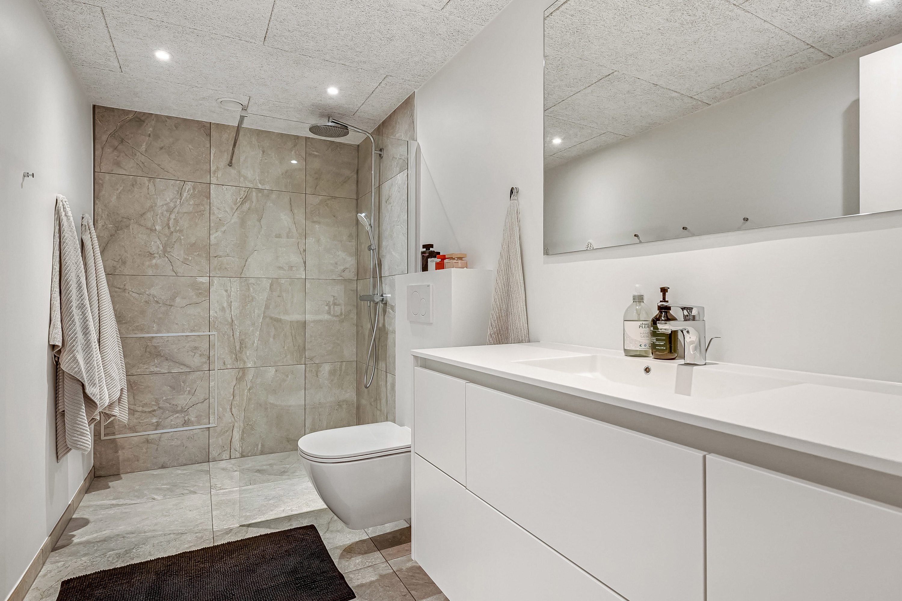 Fremhævet badeværelse billede i fuldskærmstilstand. Billede af Strandbygade 22, 1. 1., 6700 Esbjerg