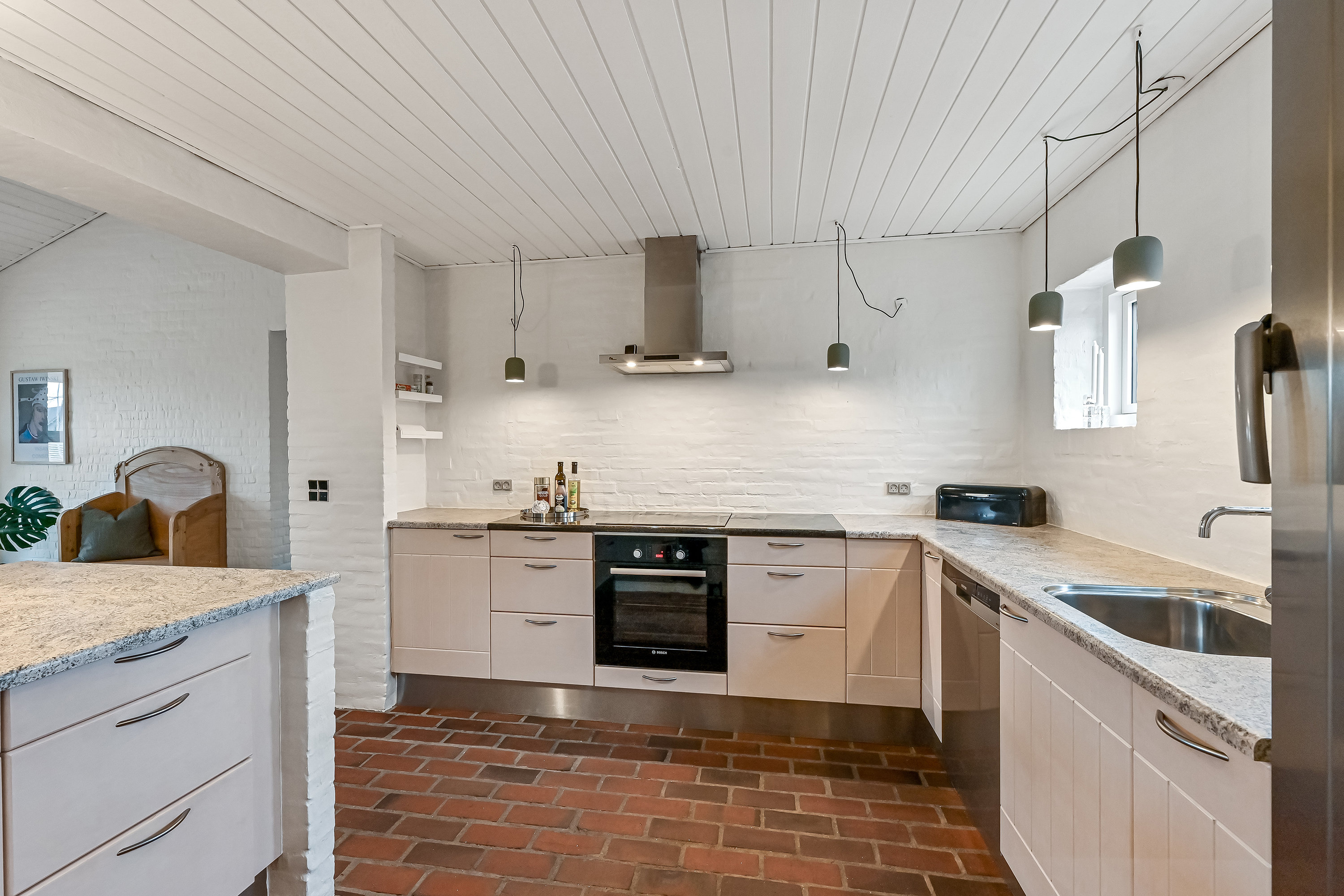 Fremhævet køkken billede i fuldskærmstilstand. Billede af Præstegårdvænget 19, 7451 Sunds