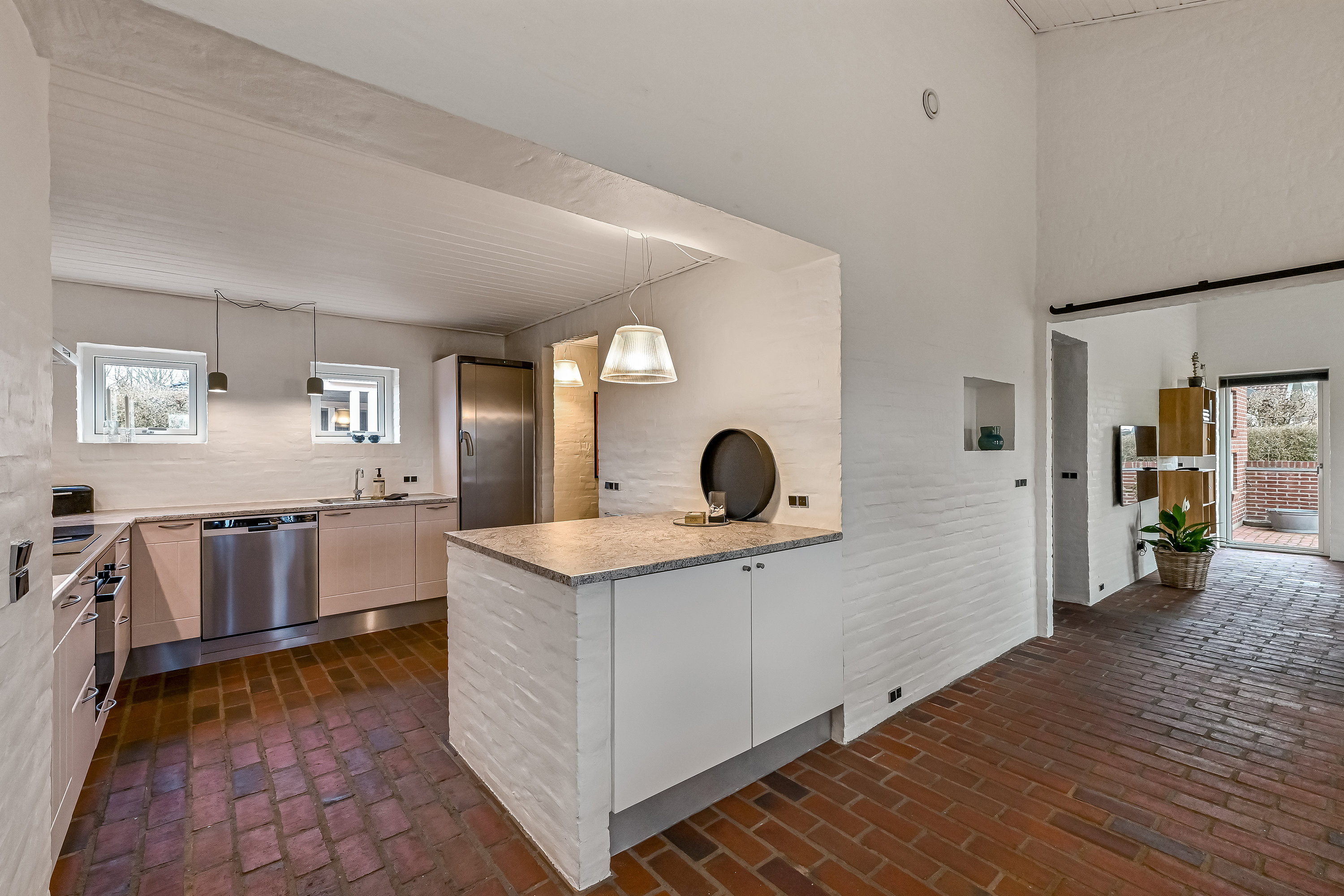 Fremhævet køkken billede i fuldskærmstilstand. Billede af Præstegårdvænget 19, 7451 Sunds