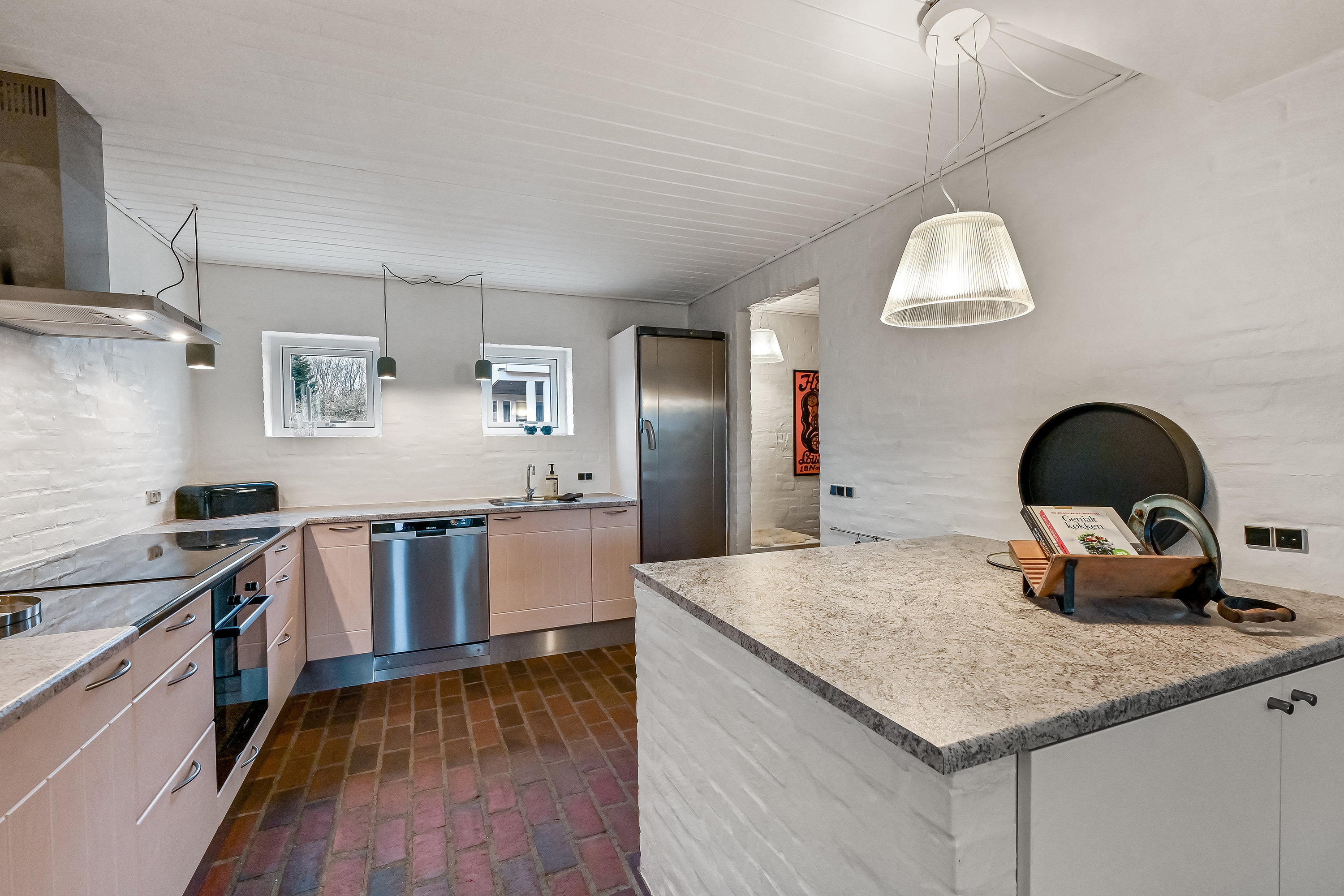 Fremhævet køkken billede i fuldskærmstilstand. Billede af Præstegårdvænget 19, 7451 Sunds