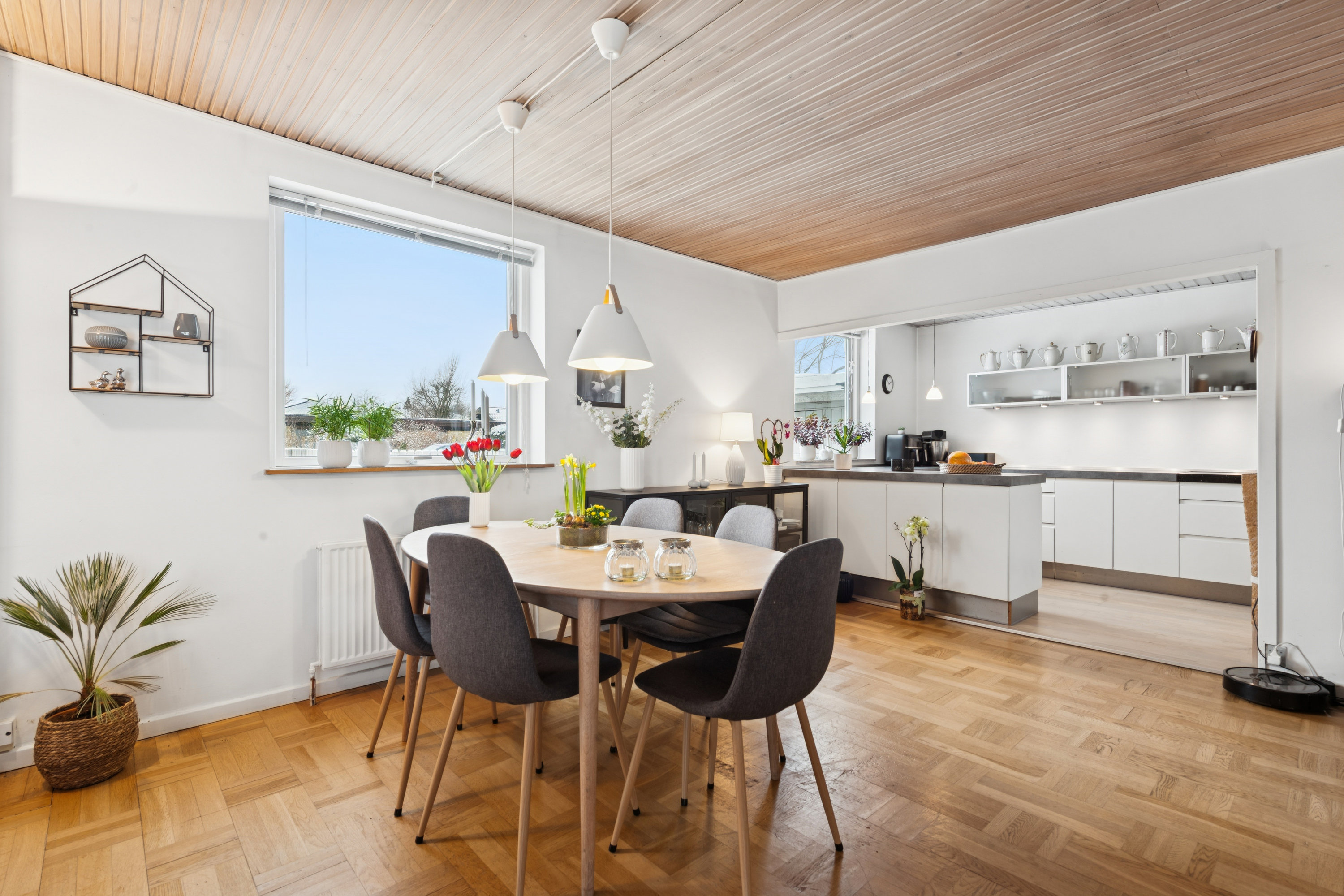 Fremhævet alrum billede i fuldskærmstilstand. Billede af Hinbjerg 137, 2690 Karlslunde