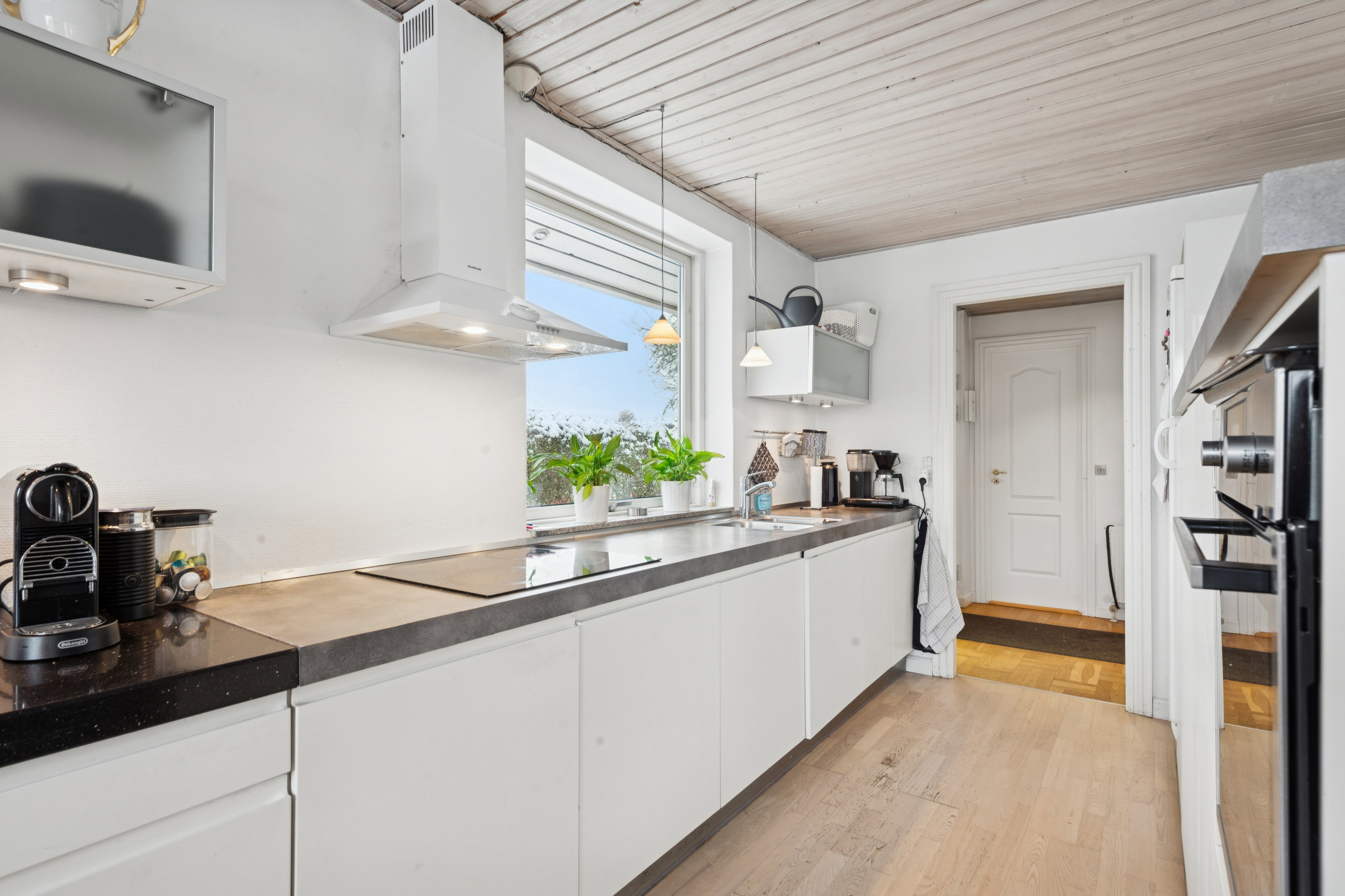 Fremhævet køkken billede i fuldskærmstilstand. Billede af Hinbjerg 137, 2690 Karlslunde