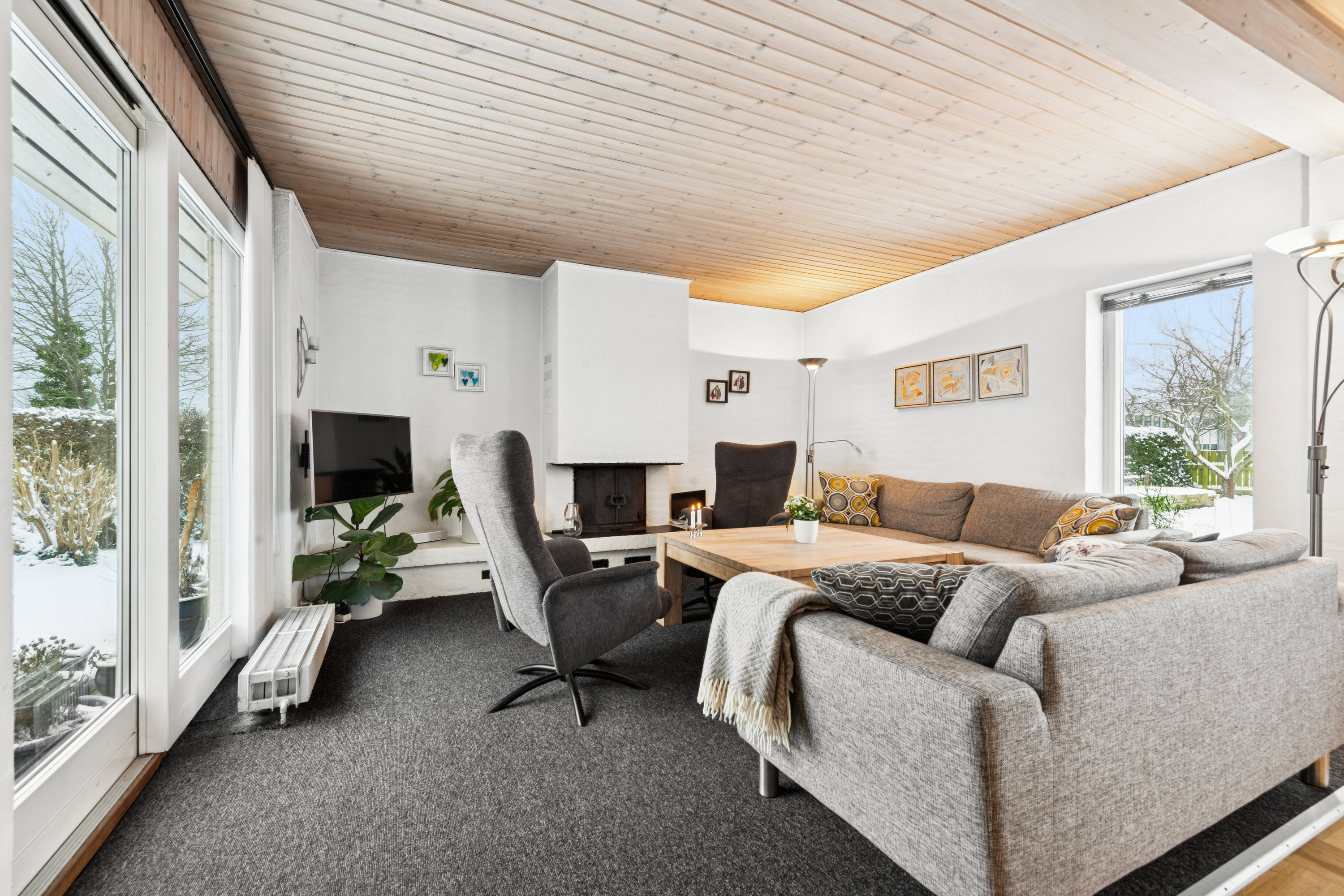 Fremhævet stue billede i fuldskærmstilstand. Billede af Hinbjerg 137, 2690 Karlslunde