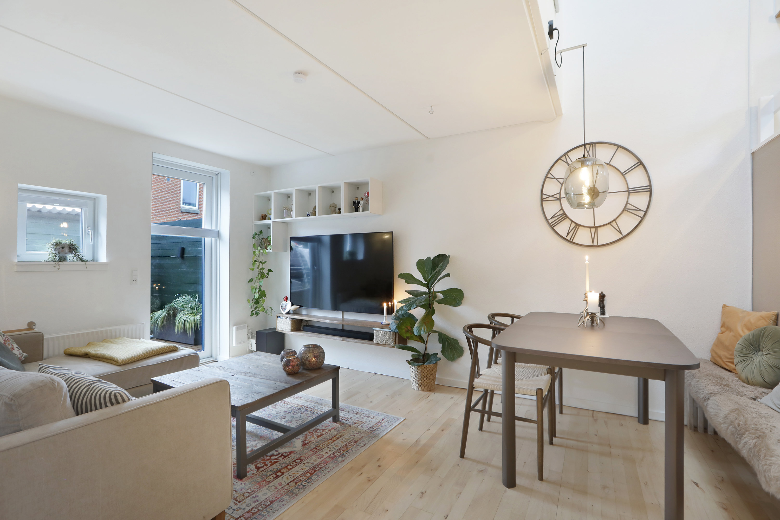 Fremhævet stue billede i fuldskærmstilstand. Billede af Kildestrædet 50, 2740 Skovlunde