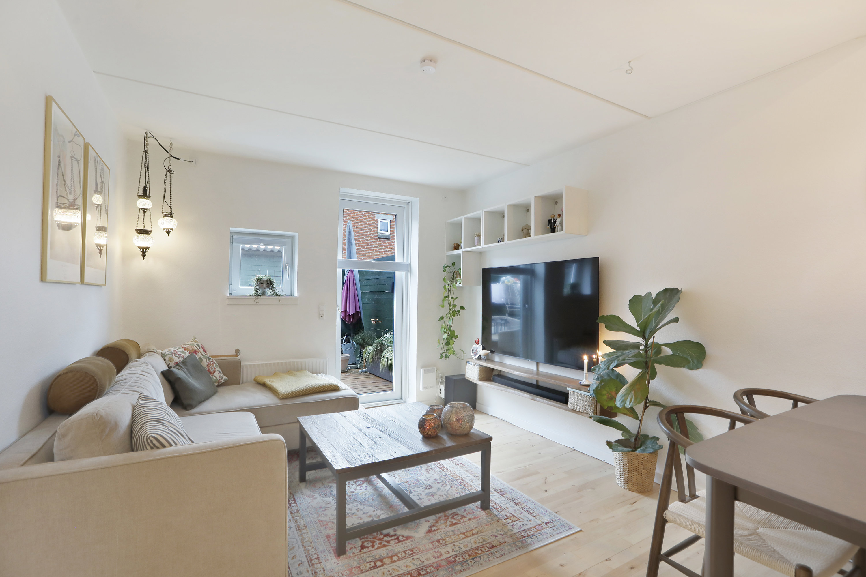 Fremhævet stue billede i fuldskærmstilstand. Billede af Kildestrædet 50, 2740 Skovlunde