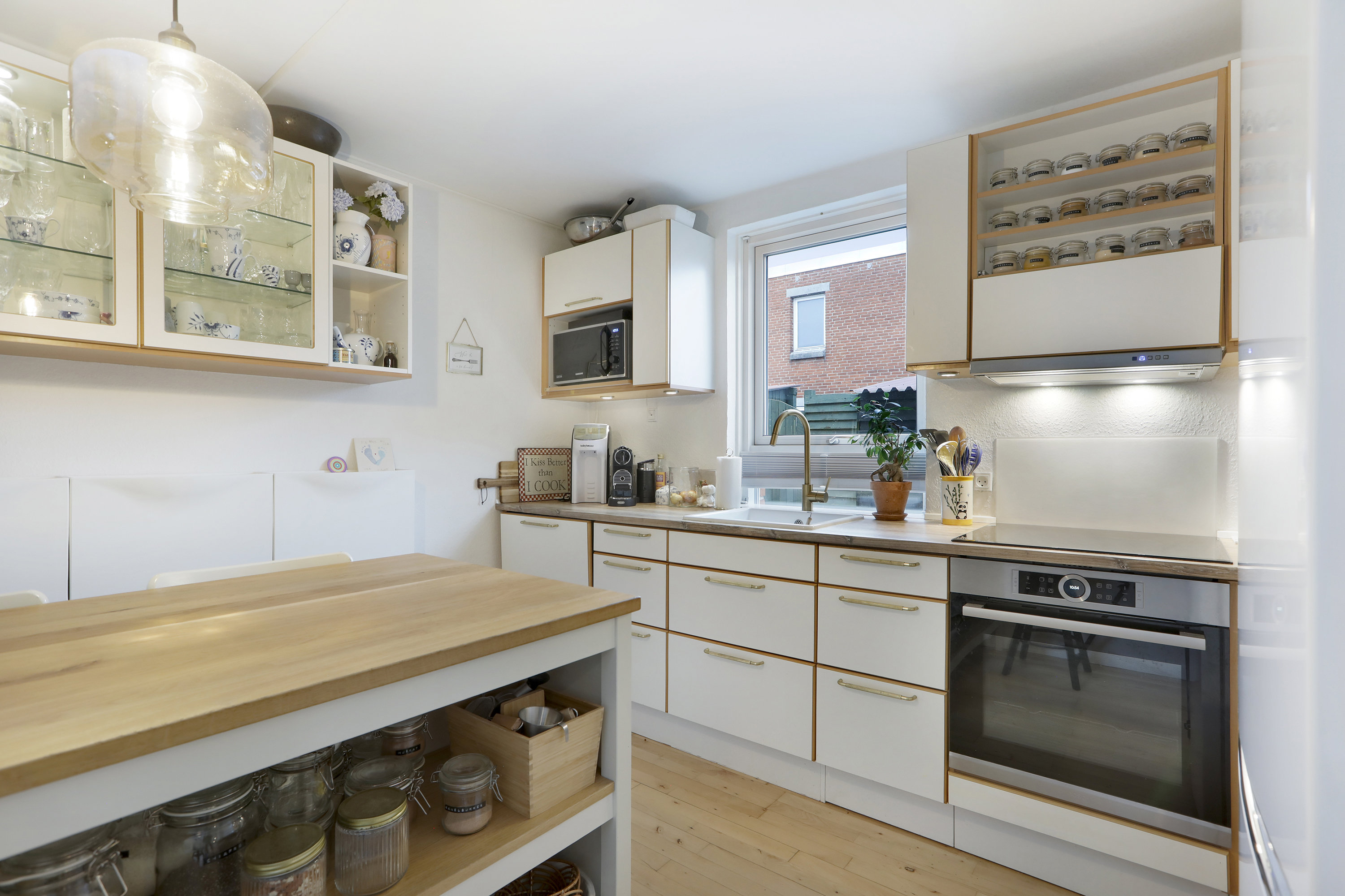 Fremhævet køkken billede i fuldskærmstilstand. Billede af Kildestrædet 50, 2740 Skovlunde