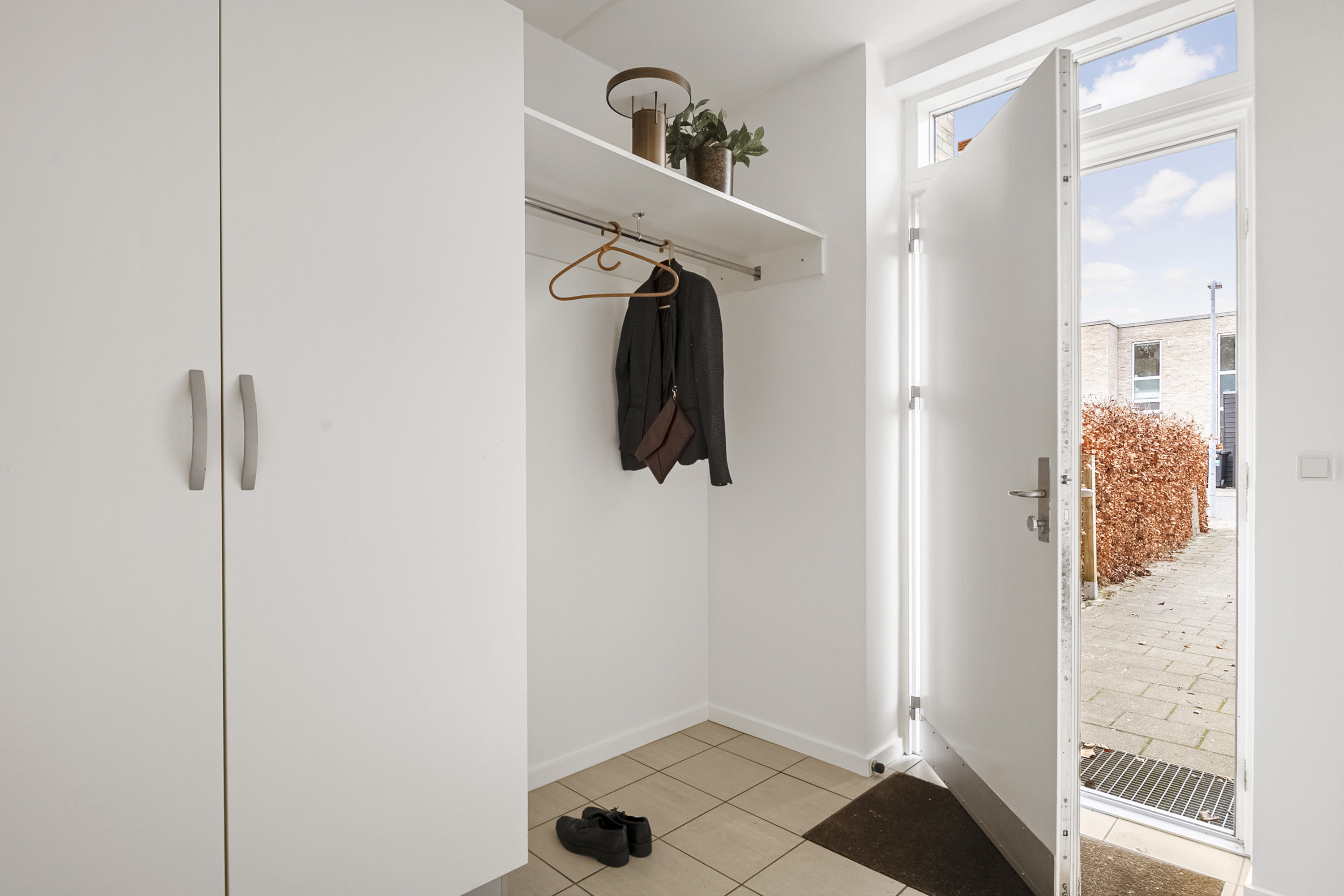 Fremhævet entré billede i fuldskærmstilstand. Billede af Gustav Holms Vej 12, Risvangen, 8200 Aarhus N