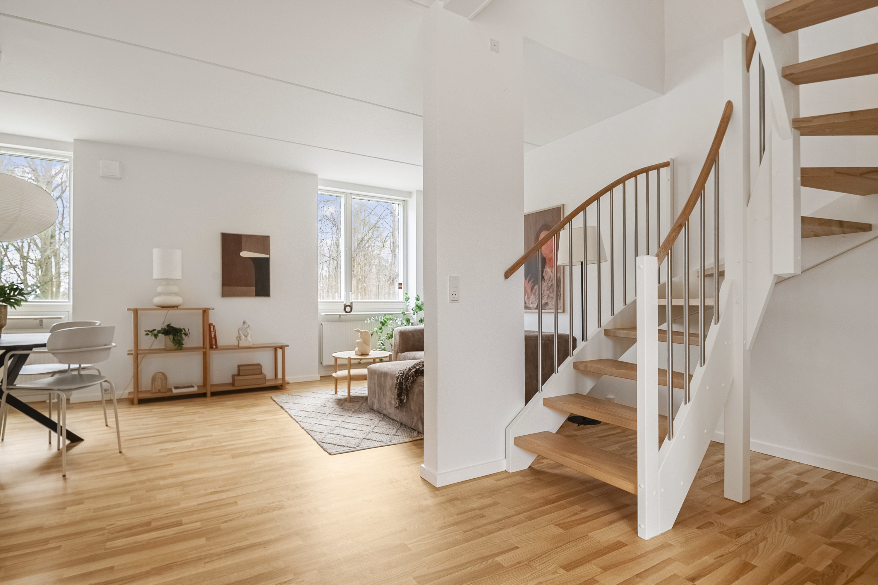 Fremhævet stue billede i fuldskærmstilstand. Billede af Gustav Holms Vej 12, Risvangen, 8200 Aarhus N