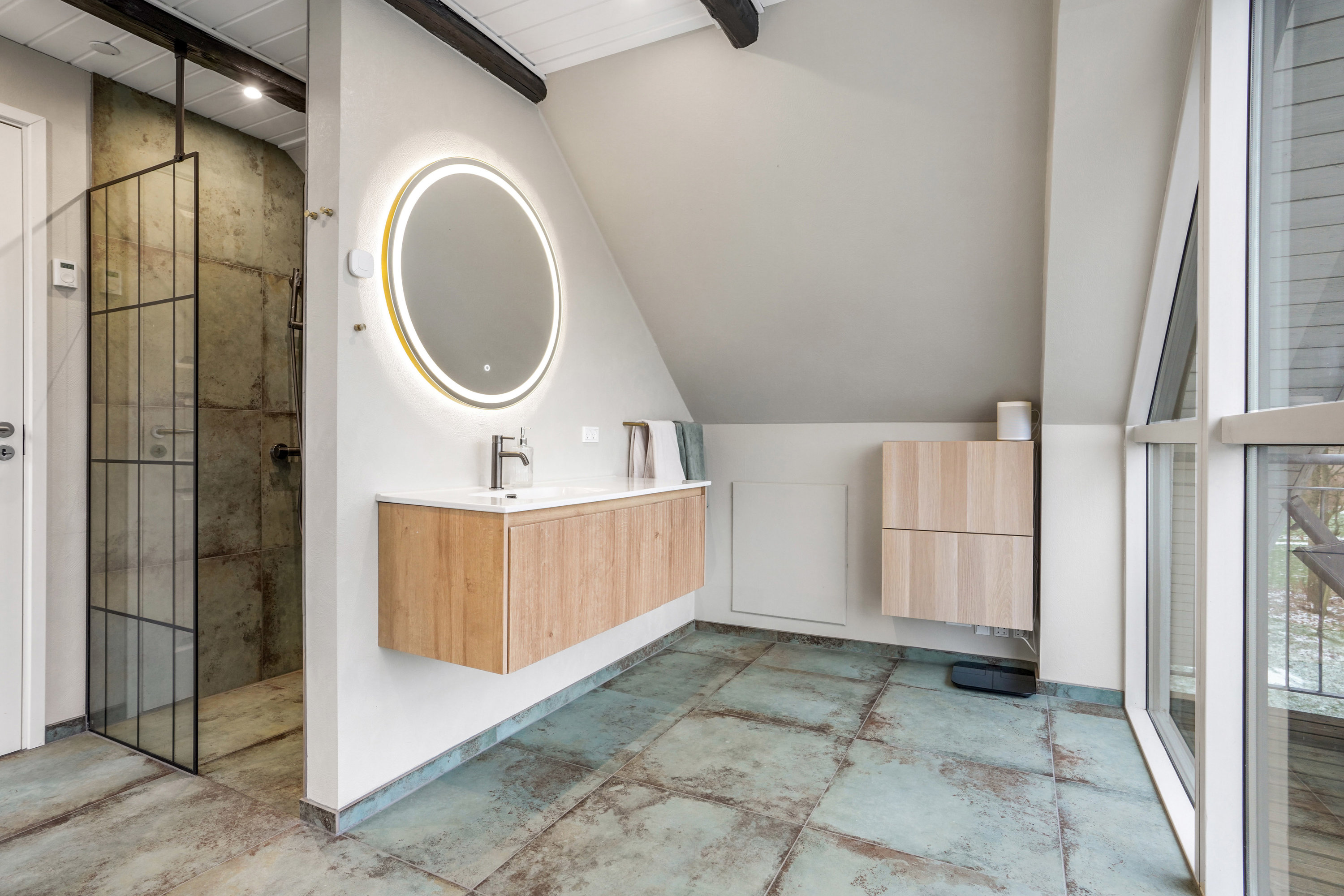 Fremhævet badeværelse billede i fuldskærmstilstand. Billede af Ådalvej 52, Ildved, 7160 Tørring