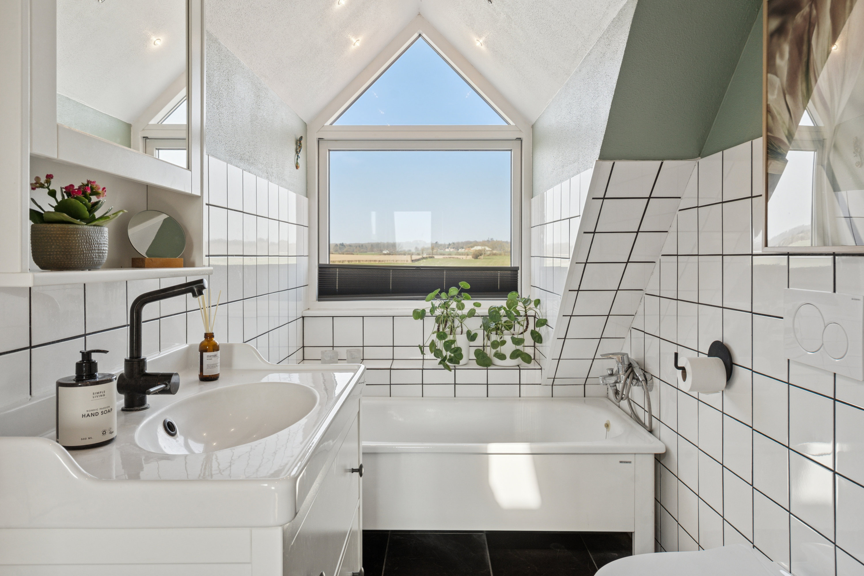 Fremhævet  billede i fuldskærmstilstand. Billede af Mørkholtvej 2, 6092 Sønder Stenderup