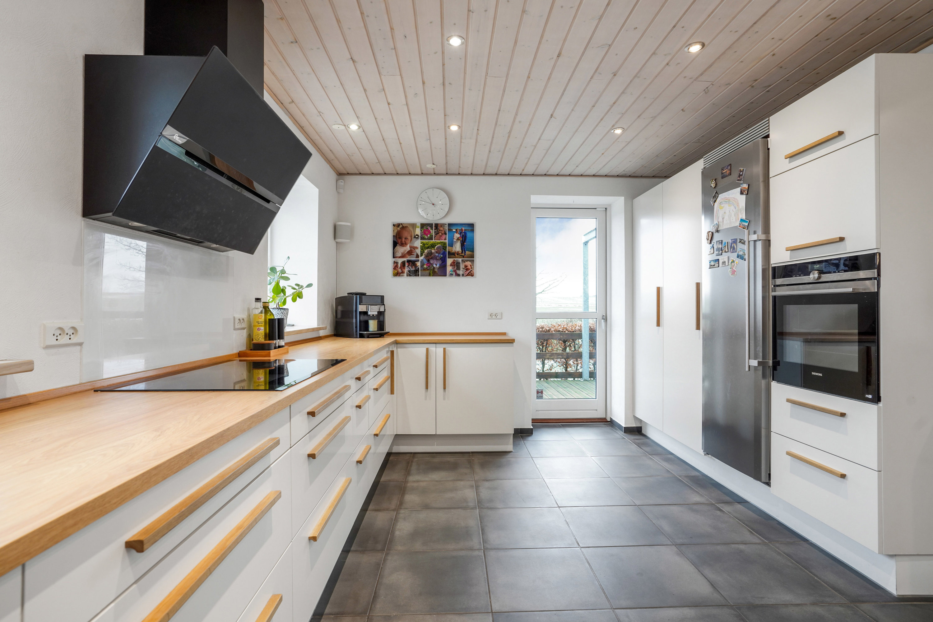 Fremhævet køkken billede i fuldskærmstilstand. Billede af Ådalvej 52, Ildved, 7160 Tørring