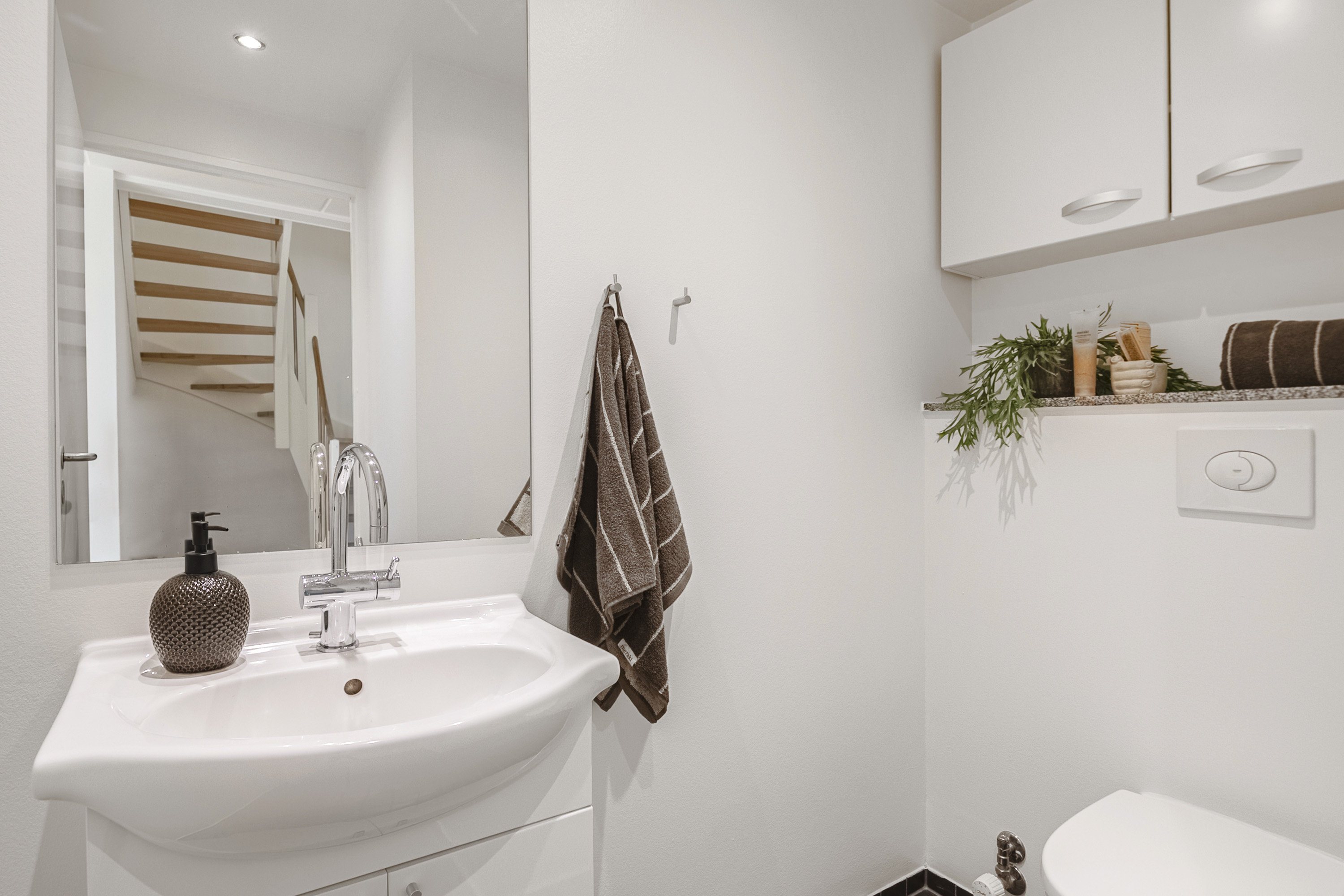 Fremhævet toilet billede i fuldskærmstilstand. Billede af Gustav Holms Vej 12, Risvangen, 8200 Aarhus N