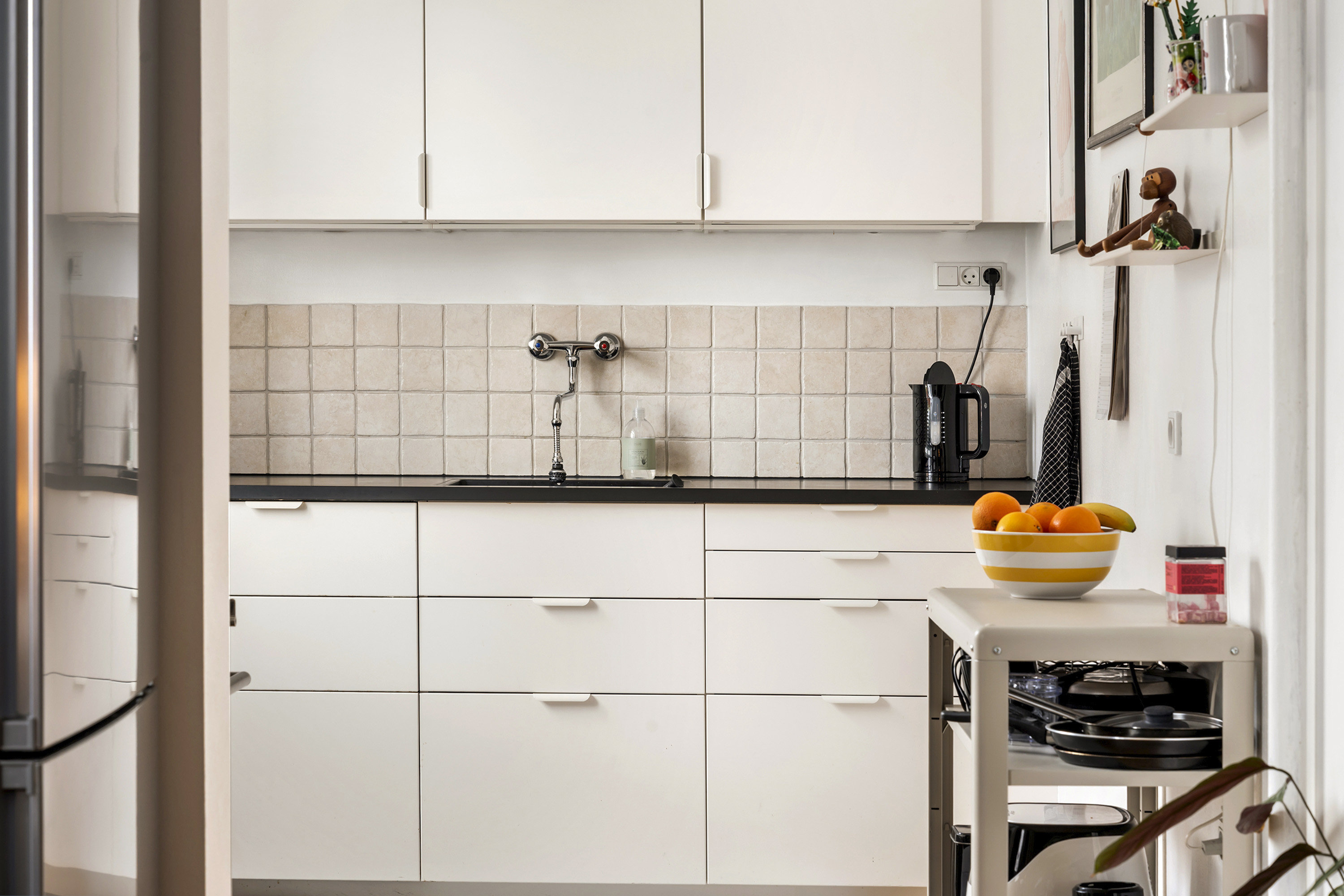 Fremhævet køkken billede i fuldskærmstilstand. Billede af Broholms Alle 40, st.. tv., 2920 Charlottenlund