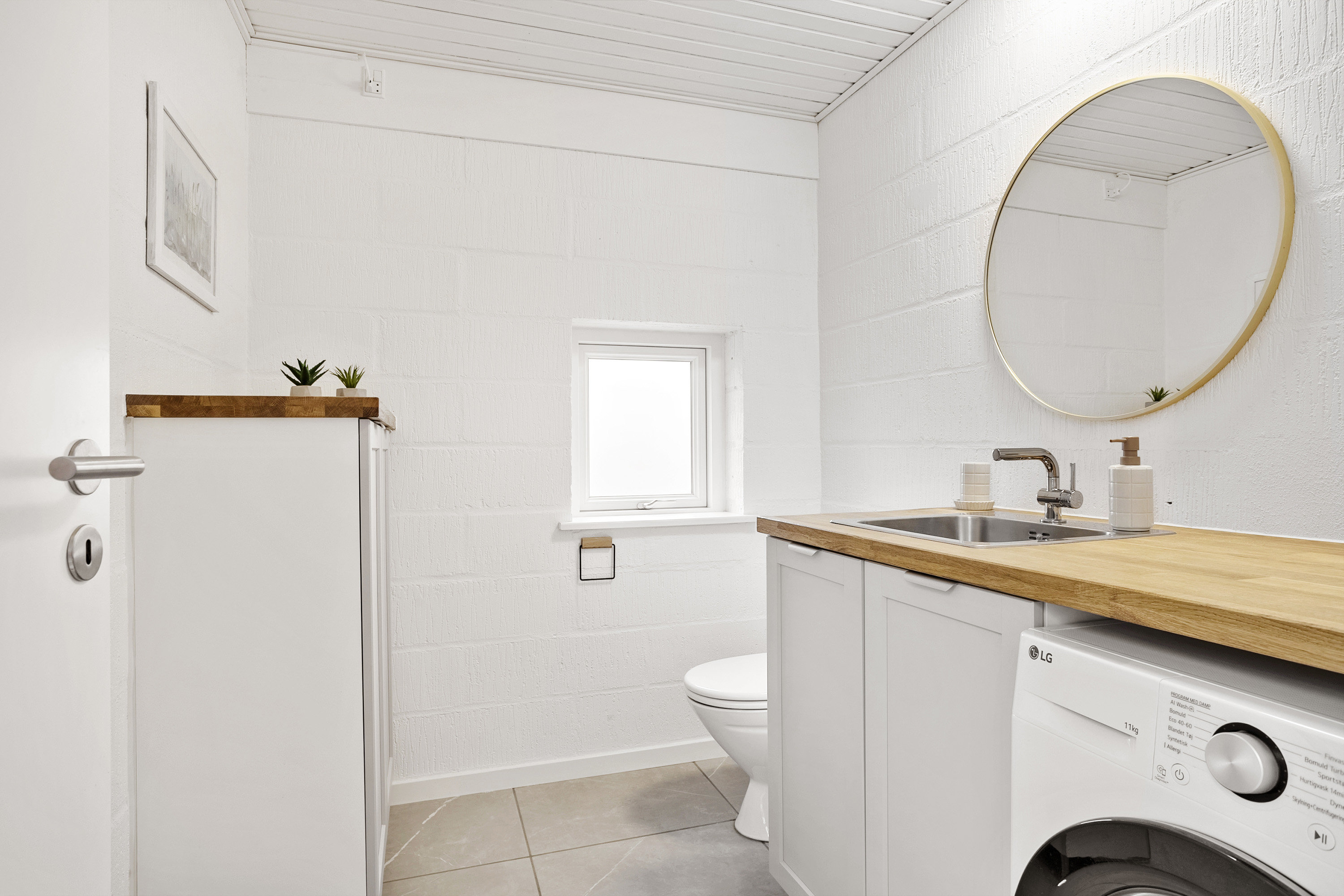 Fremhævet badeværelse billede i fuldskærmstilstand. Billede af Hejsager Strandby 71, 6100 Haderslev