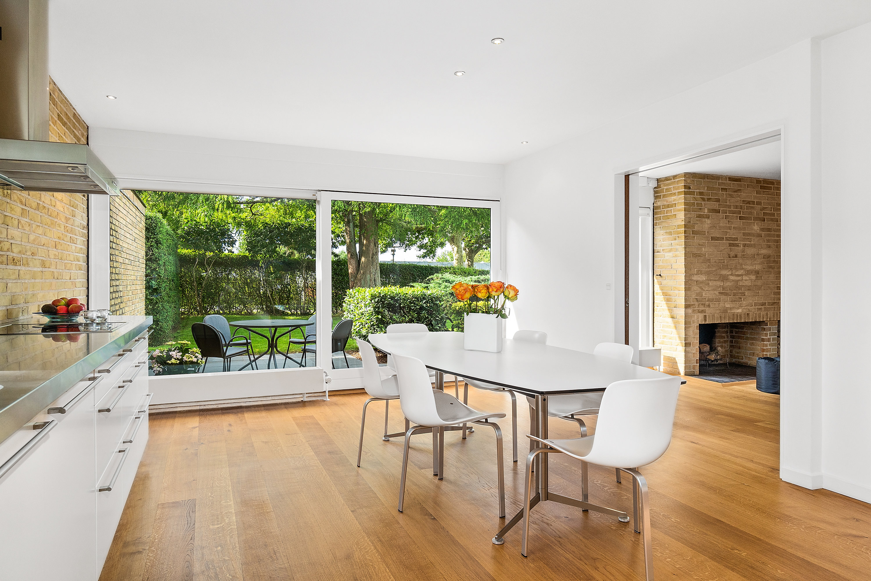 Miniaturebillede 2: køkken/spisestue. Billede af Hvidegårdsparken 68, 2800 Kongens Lyngby