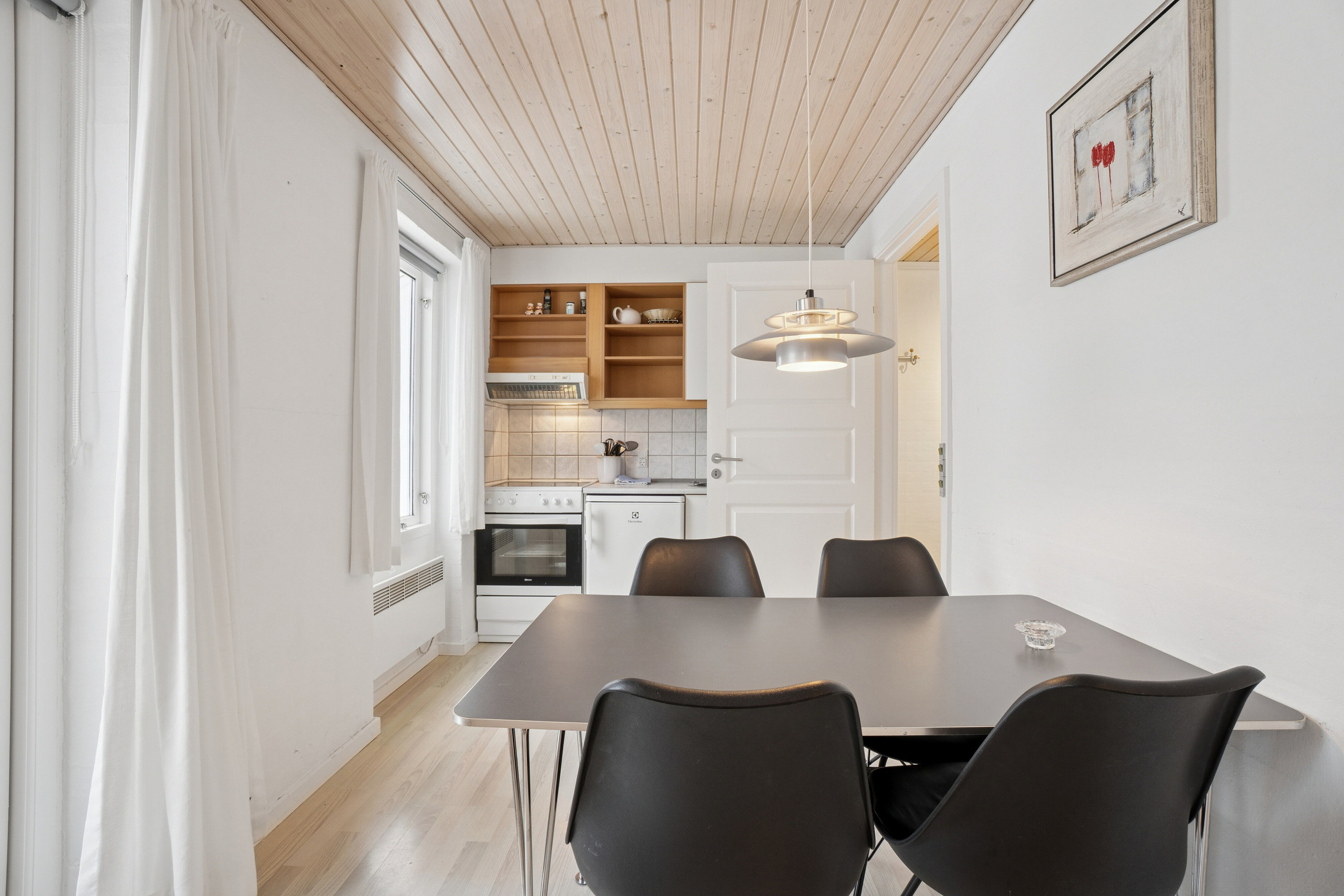 Fremhævet spisestue billede i fuldskærmstilstand. Billede af Genvej 4, 80., Allinge, 3770 Allinge