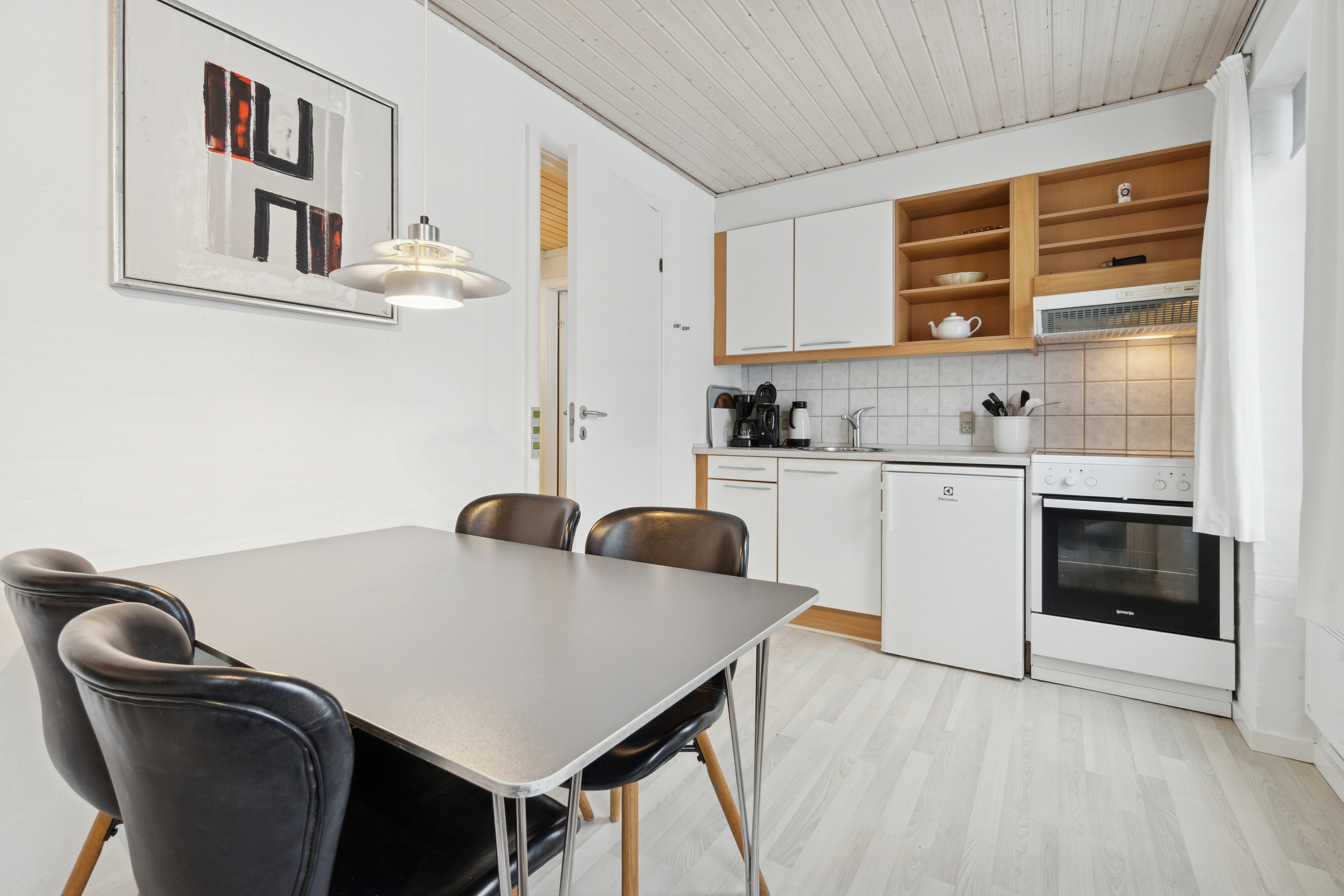 Fremhævet spisestue billede i fuldskærmstilstand. Billede af Genvej 4, 82., 3770 Allinge