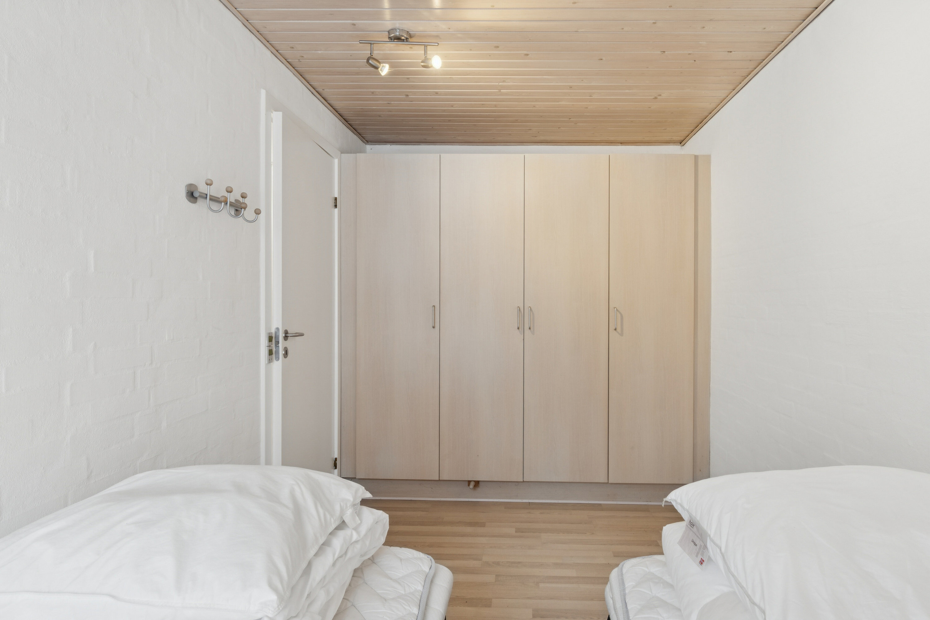 Fremhævet soveværelse billede i fuldskærmstilstand. Billede af Genvej 4, 82., 3770 Allinge