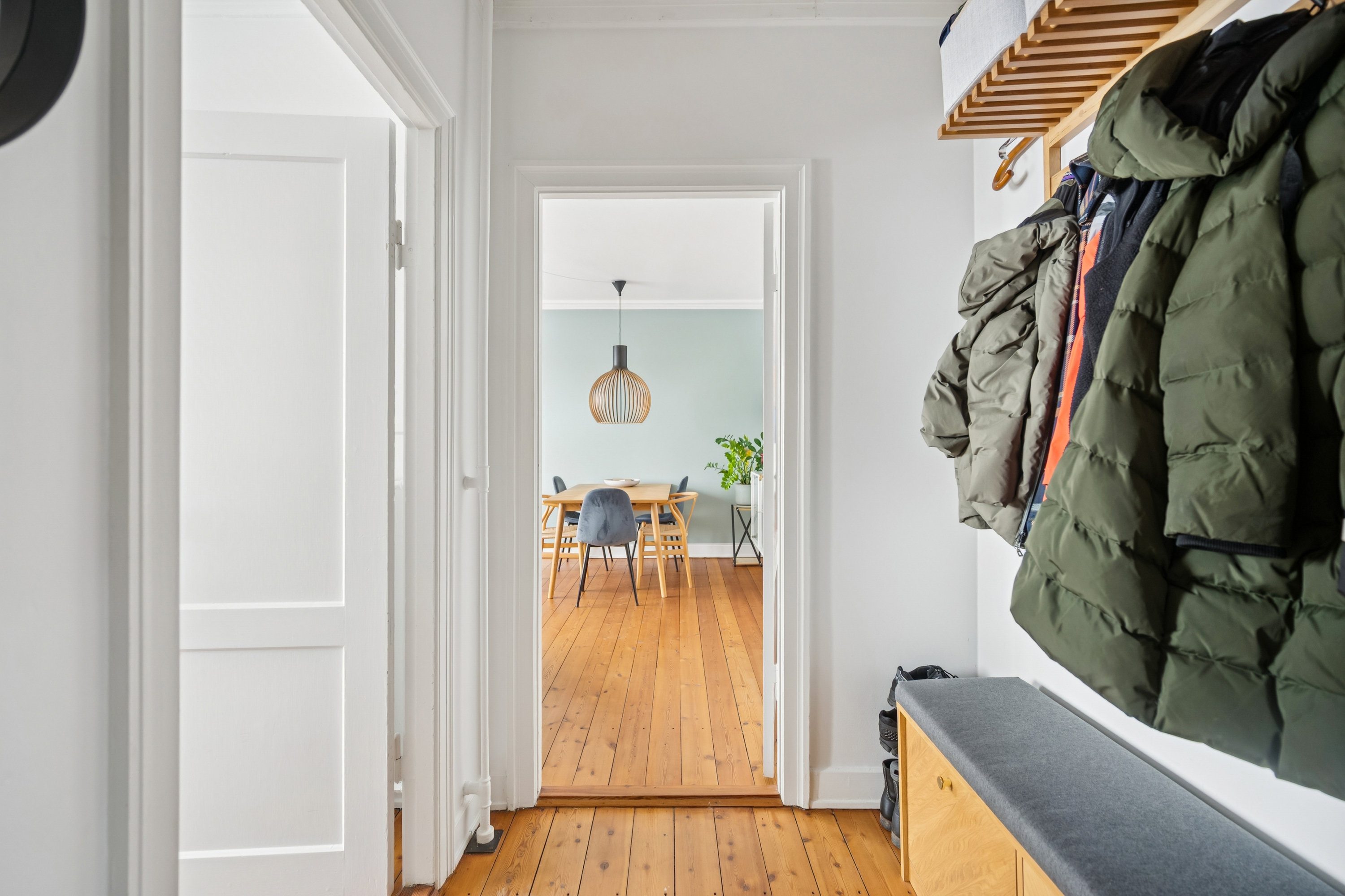 Fremhævet entré billede i fuldskærmstilstand. Billede af Duevej 46, 3. tv., 2000 Frederiksberg