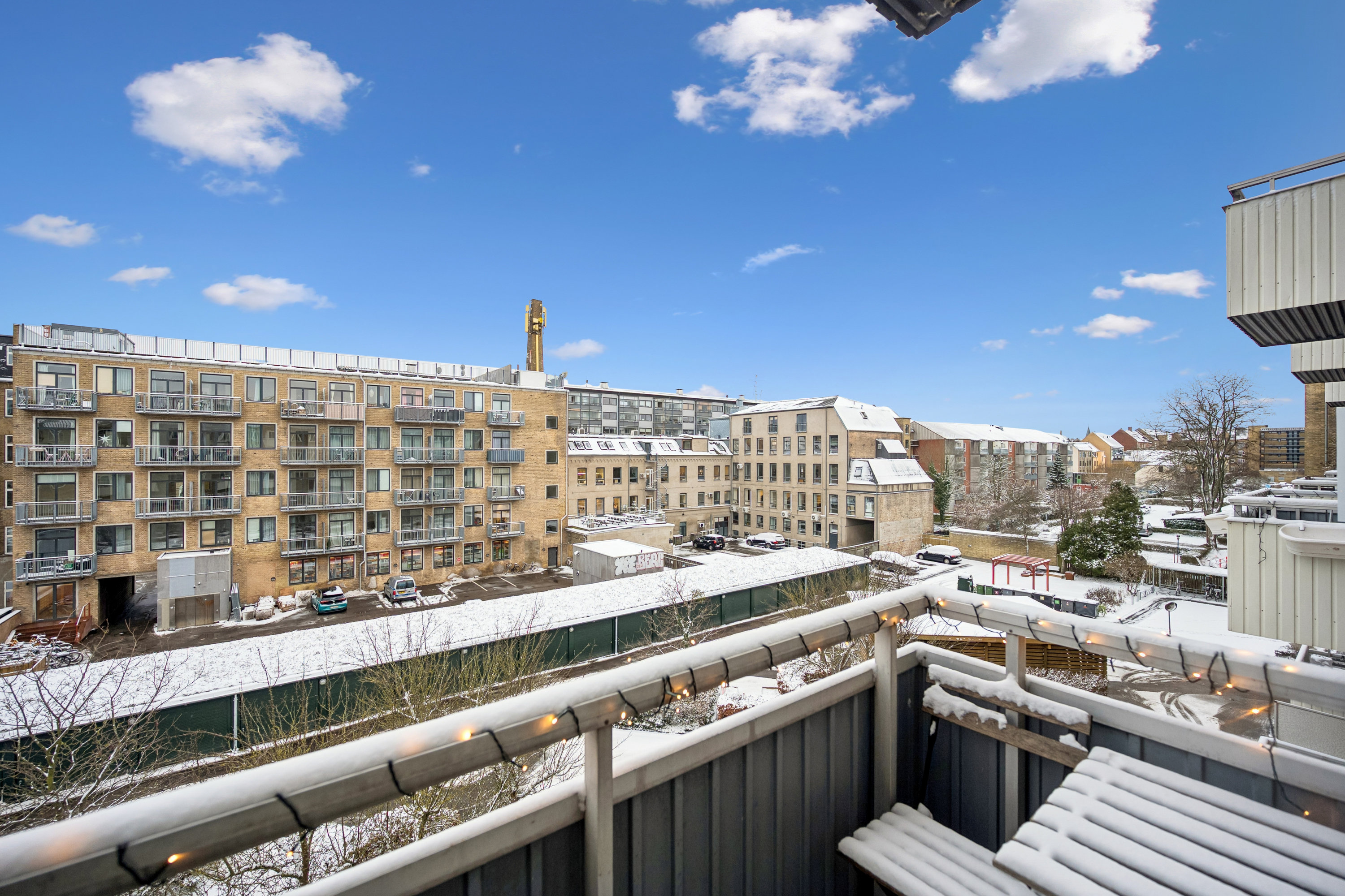 Fremhævet altan billede i fuldskærmstilstand. Billede af Duevej 46, 3. tv., 2000 Frederiksberg