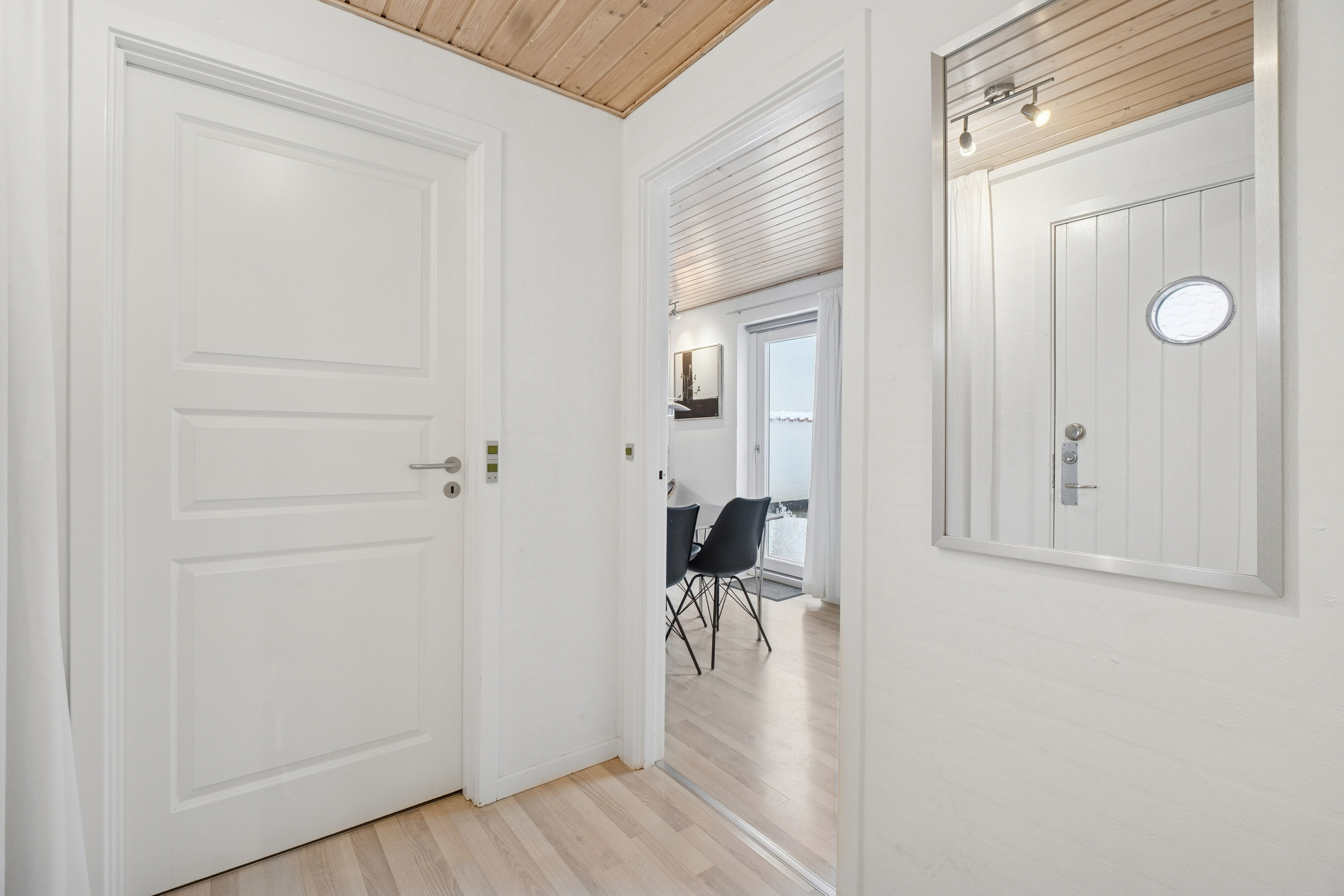 Fremhævet gang billede i fuldskærmstilstand. Billede af Genvej 4, 80., Allinge, 3770 Allinge