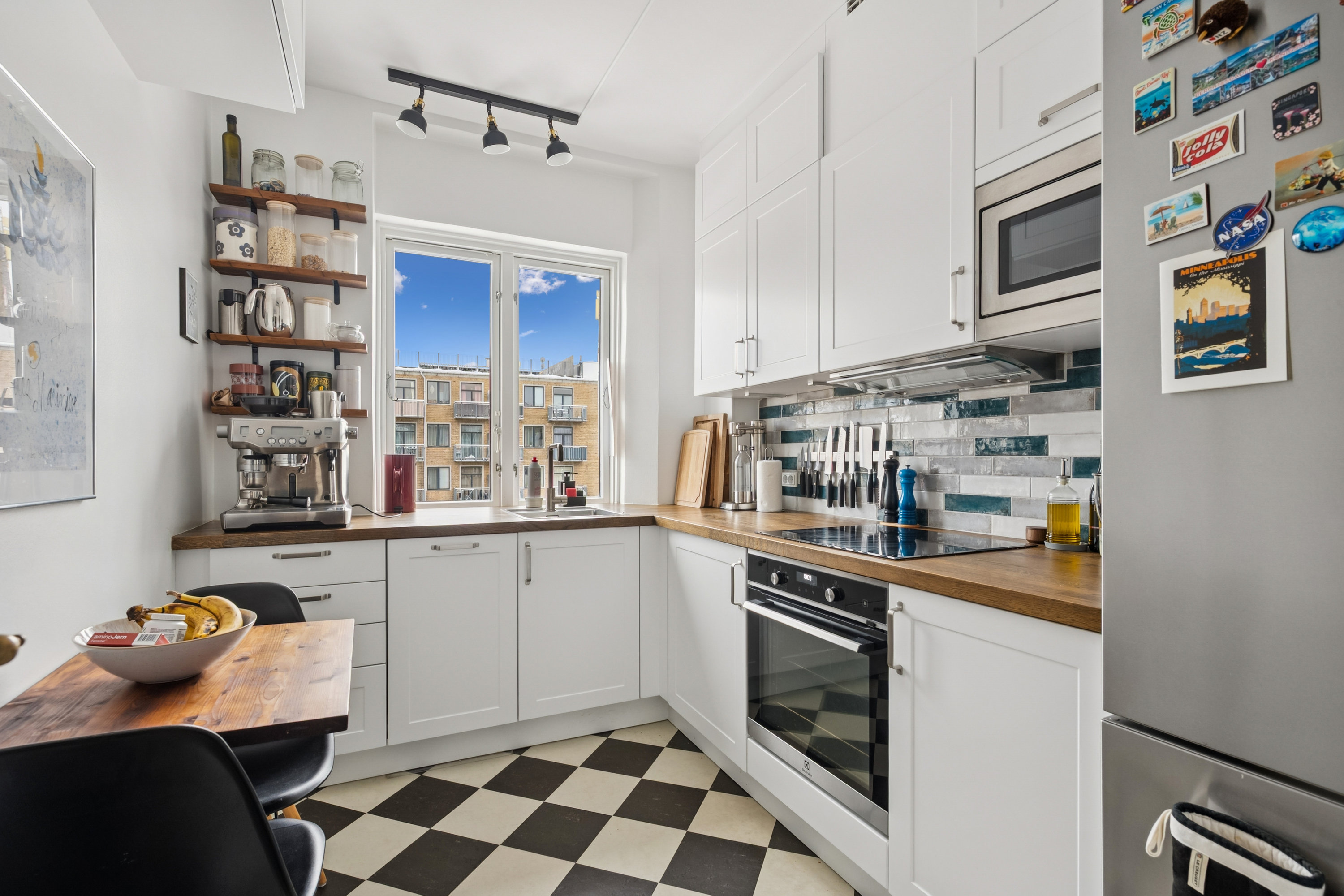 Fremhævet køkken billede i fuldskærmstilstand. Billede af Duevej 46, 3. tv., 2000 Frederiksberg