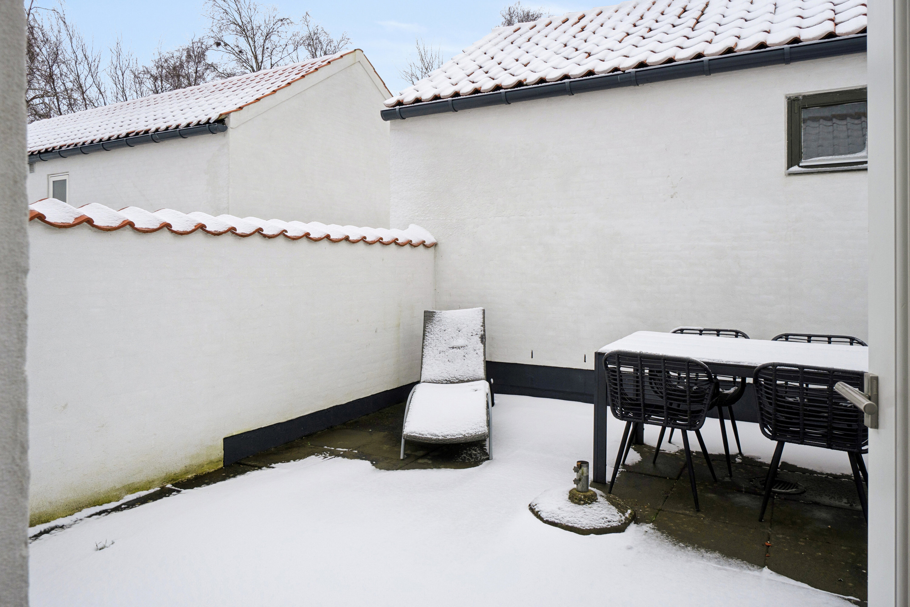 Fremhævet udendørs billede i fuldskærmstilstand. Billede af Genvej 4, 80., Allinge, 3770 Allinge