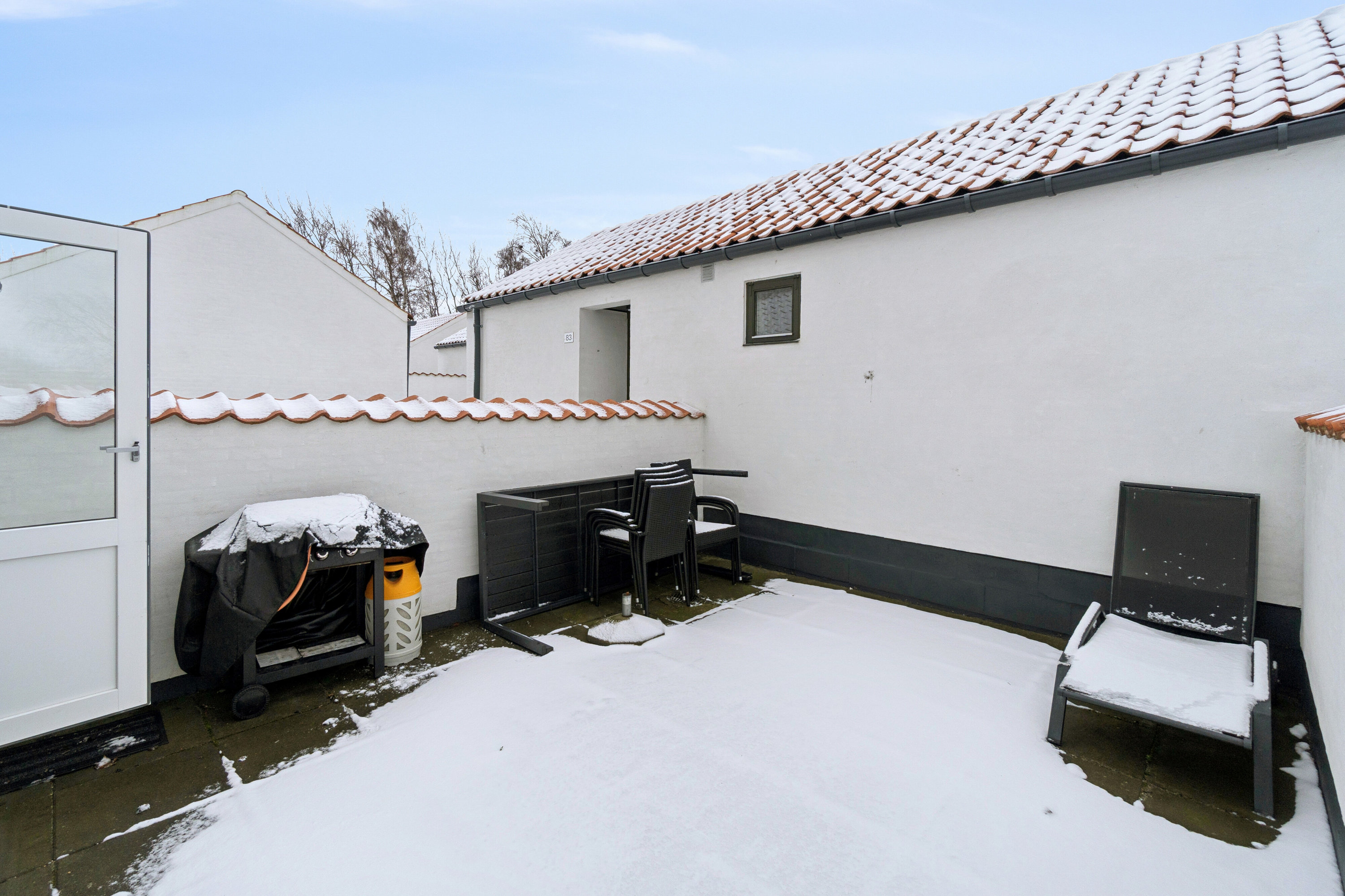 Fremhævet udendørs billede i fuldskærmstilstand. Billede af Genvej 4, 82., 3770 Allinge