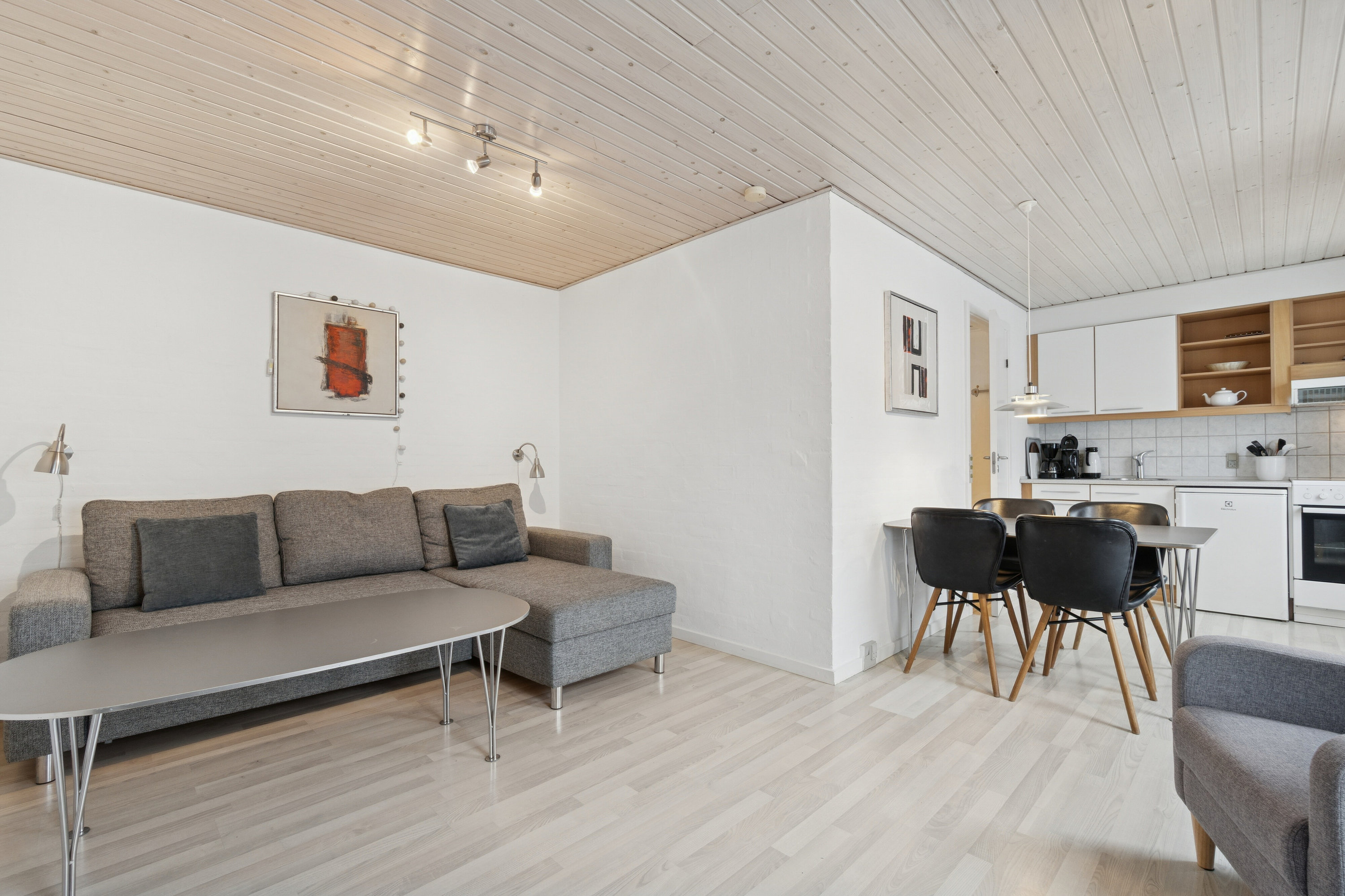 Fremhævet stue billede i fuldskærmstilstand. Billede af Genvej 4, 82., 3770 Allinge