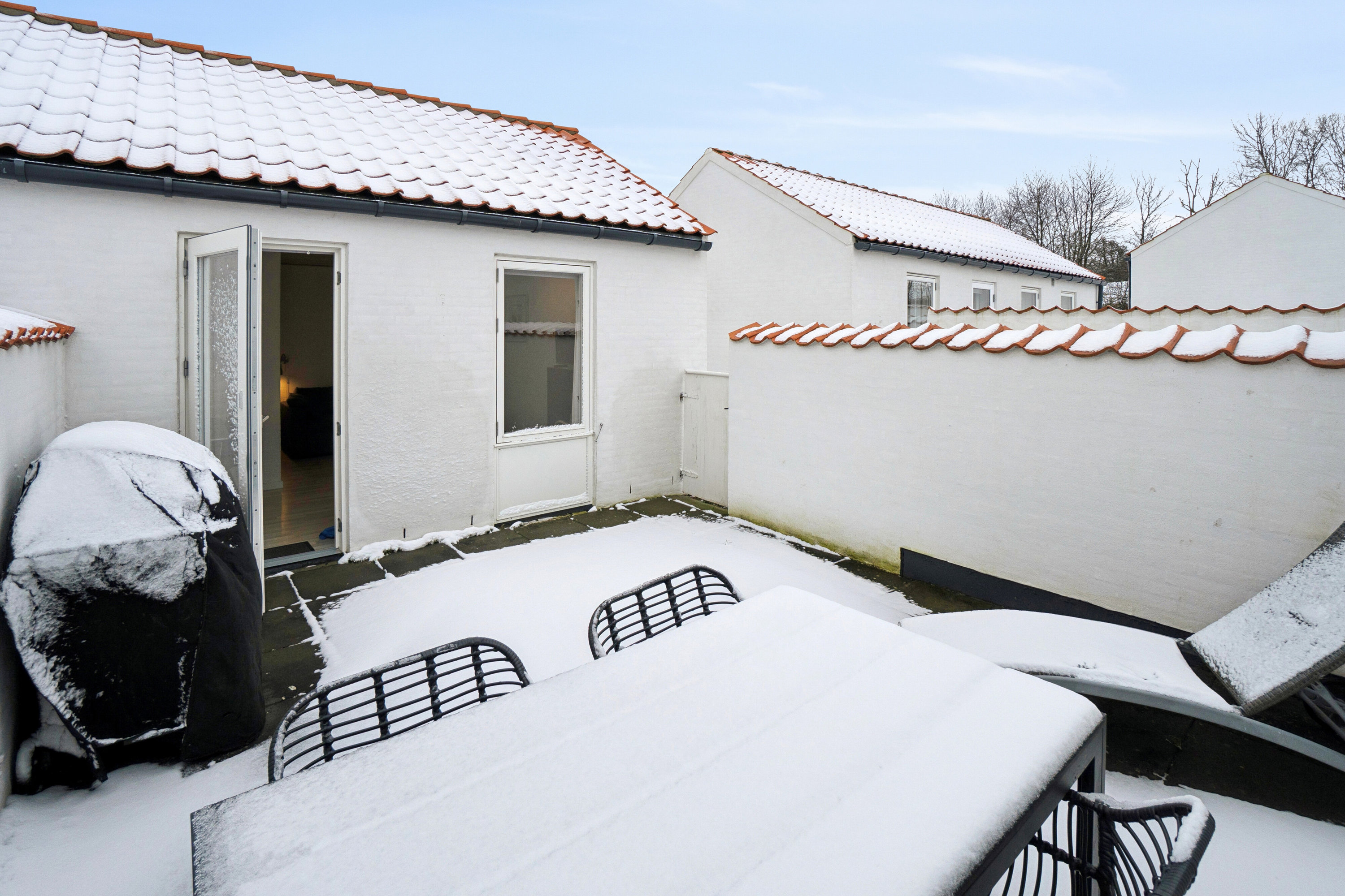 Miniaturebillede 1: udendørs. Billede af Genvej 4, 80., Allinge, 3770 Allinge